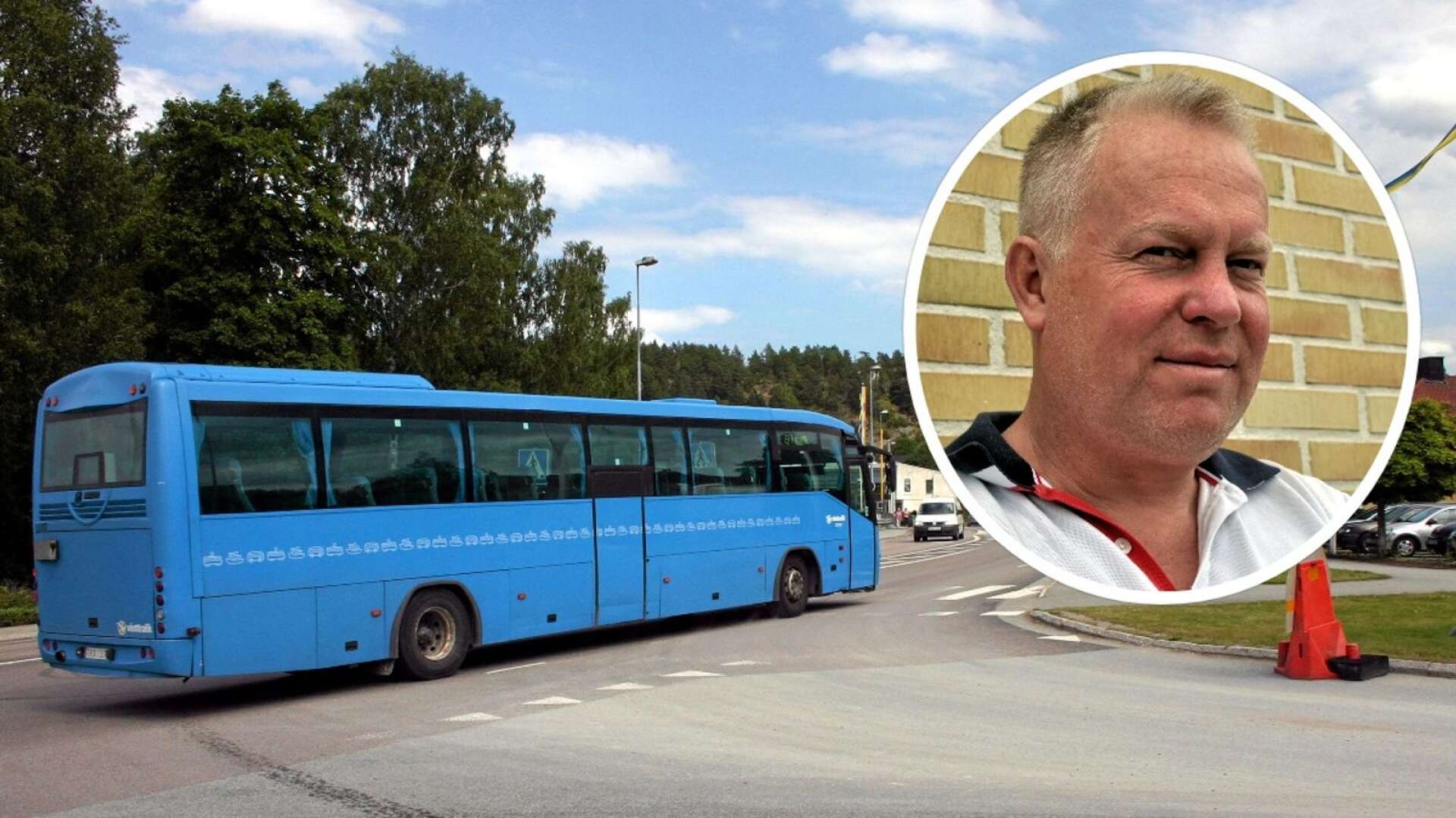 Skadegörelser och bråk har länge varit vardagen ombord på bussarna mellan Bäckefors och Bengtsfors. Bengtsgårdens rektor Johan Andersson föreslår att kameror införs ombord på bussarna.
