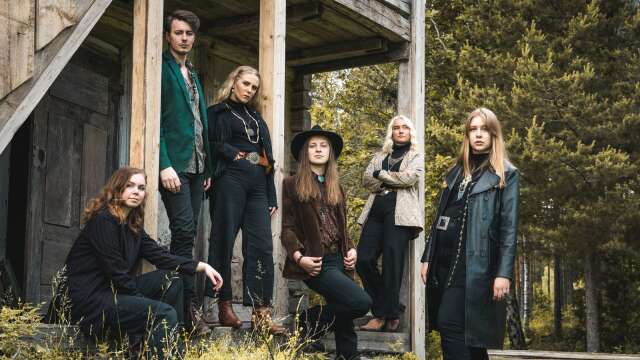 Arvikabandet Children of the Sün firar släppet av nya singeln ”Come with us” med en konsert på Scalateatern i Karlstad på fredag. Nästa vecka spelar gruppen för första gången på Sweden Rock Festival. 