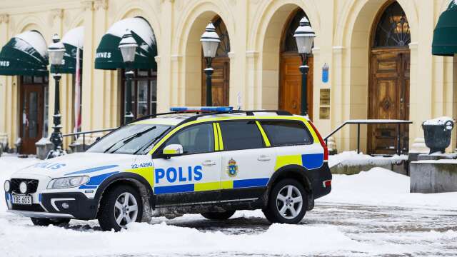En man i 50-årsåldern döms till fängelse i drygt tre år av Värmlands tingsrätt.