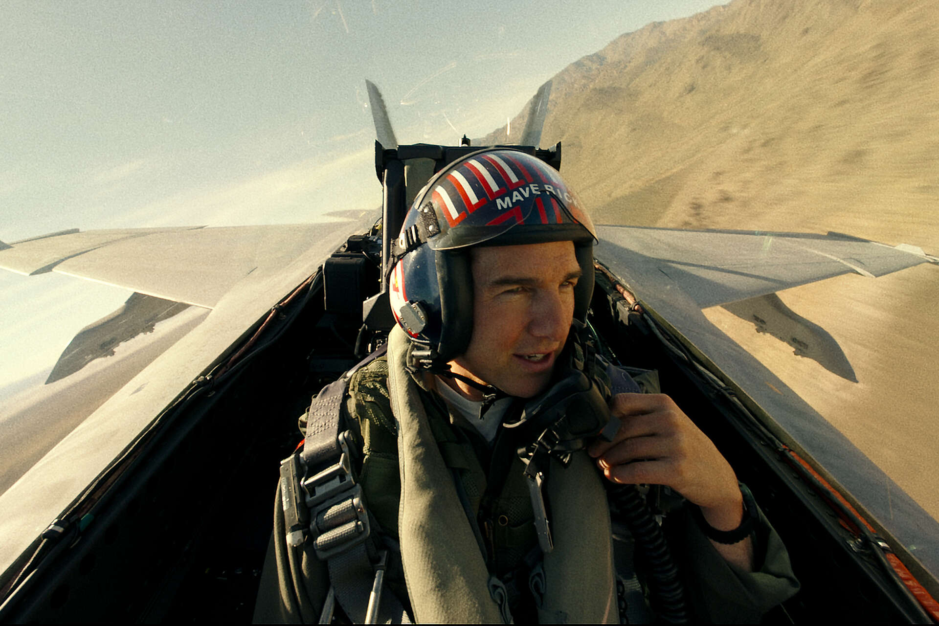 Maverick (Tom Cruise) blir lärare för de nya unga eleverna på Top Gun-utbildningen i 'Top Gun: Maverick'. Pressbild.