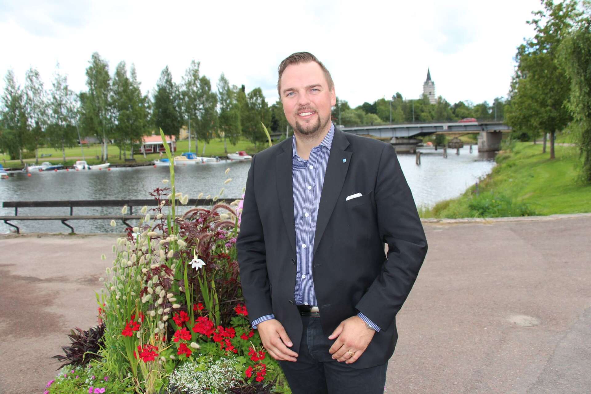 Tobias Eriksson (S) erbjöds efter valet 2018 ett samarbete med HS, V, MP och KD, vilket kunnat göra honom till ensamt kommunalråd., skriver Hela Sunne i ett debattinlägg.
