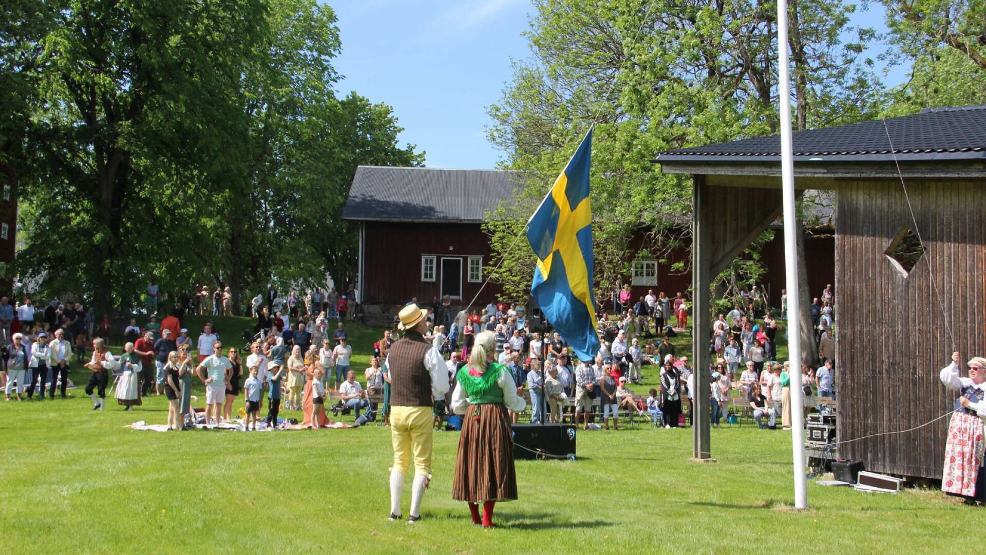 Svenska flaggan hissades under högtidlig ceremoni på Baldersnäs.