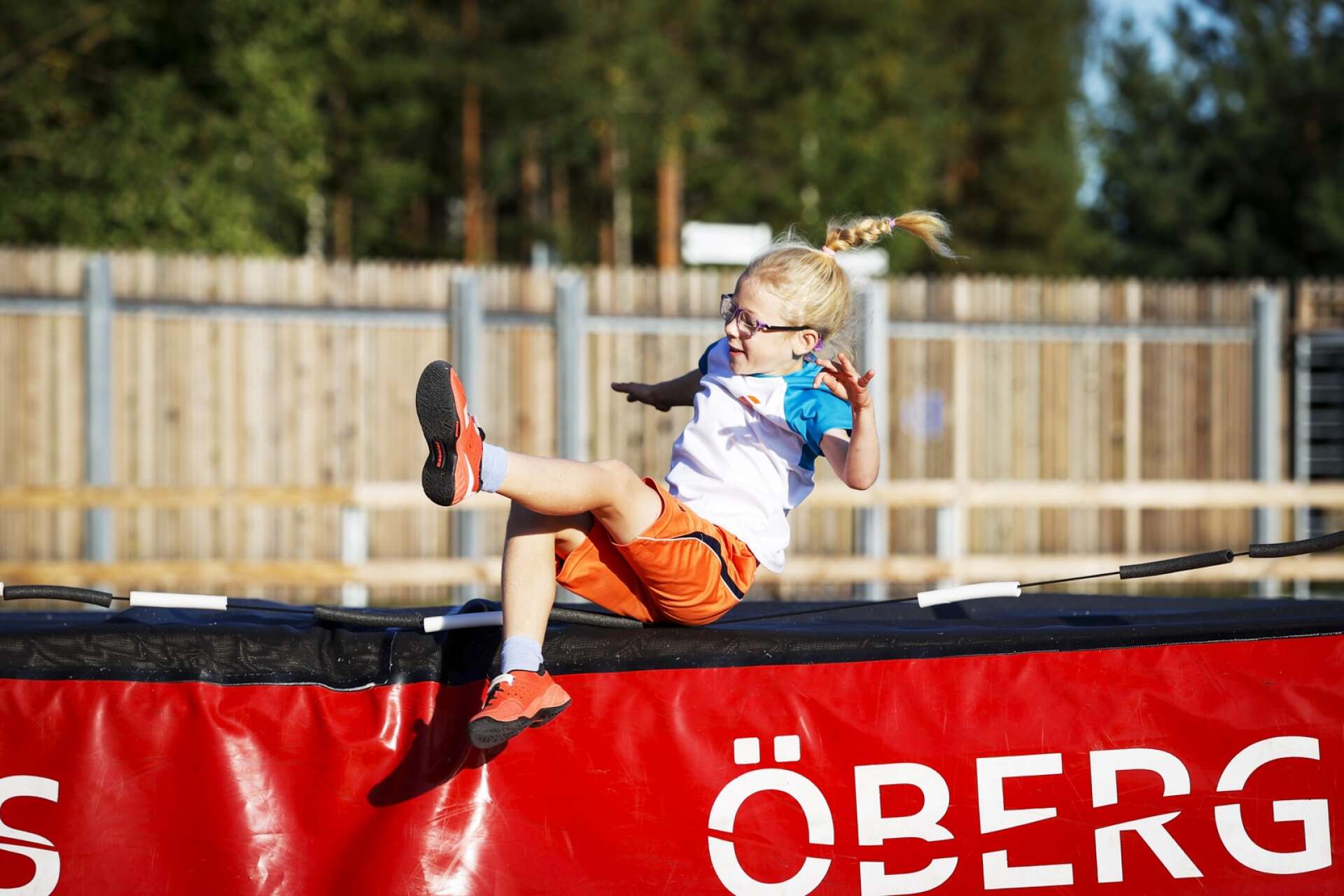Moira Johansson, 7 år, gillar höjdhopp.