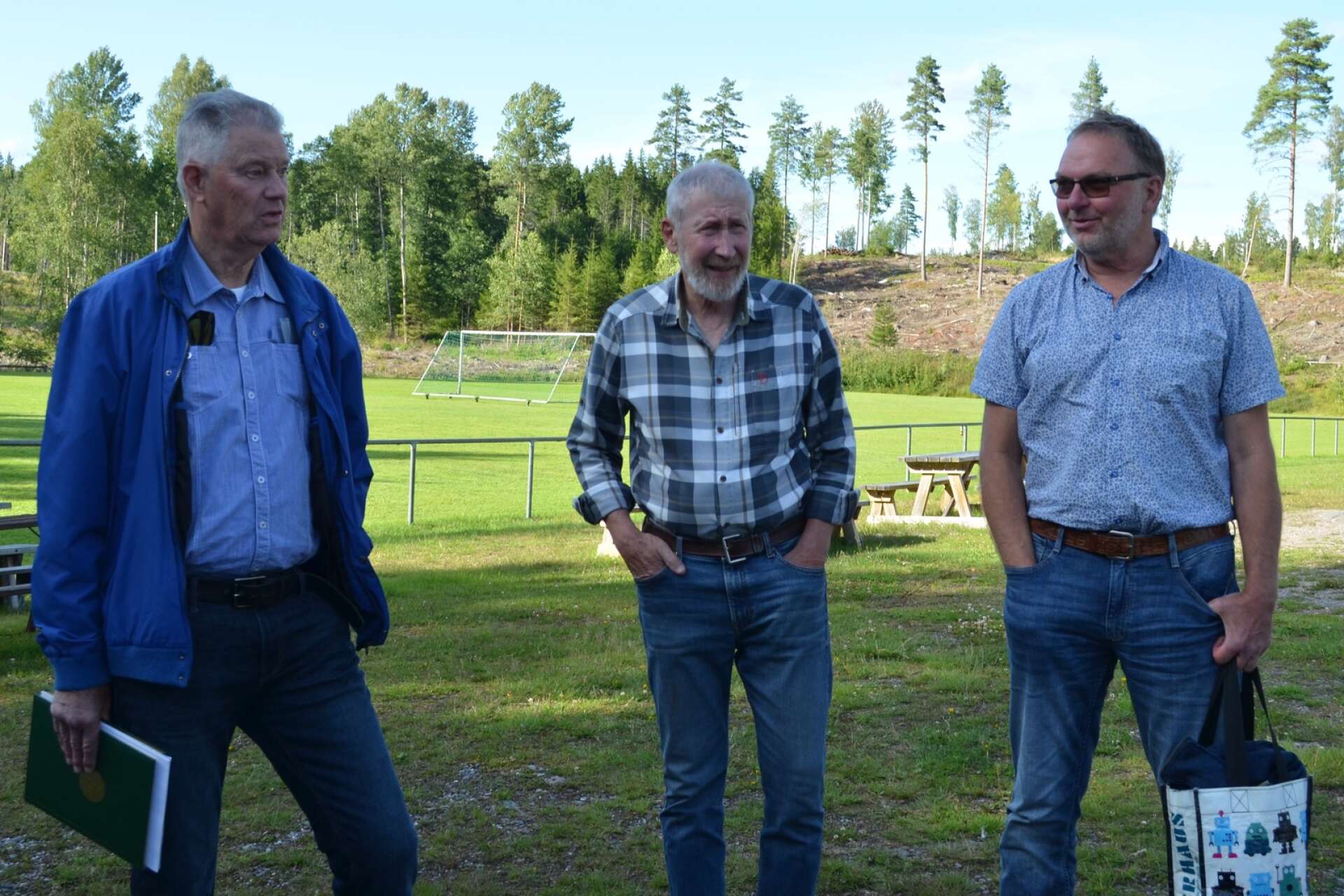 Ingvar Karlsson, Kurt Gustavsson och Tord Henriksson har anlänt till Klockerudsvallen.
