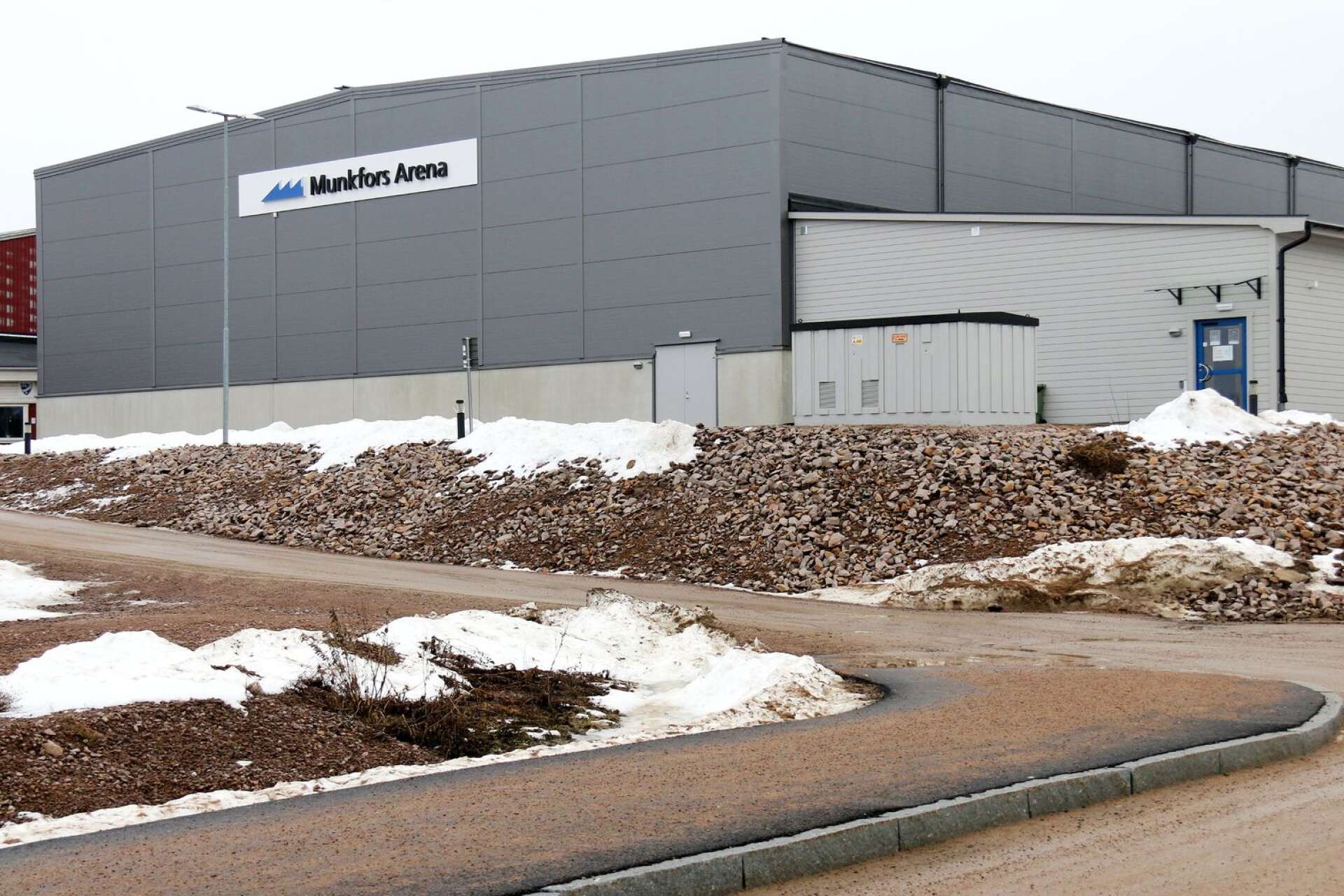 Ishallen på Munkfors arena ska få en välbehövlig renovering till ett värde om uppskattningsvis 9-10 miljoner kronor.