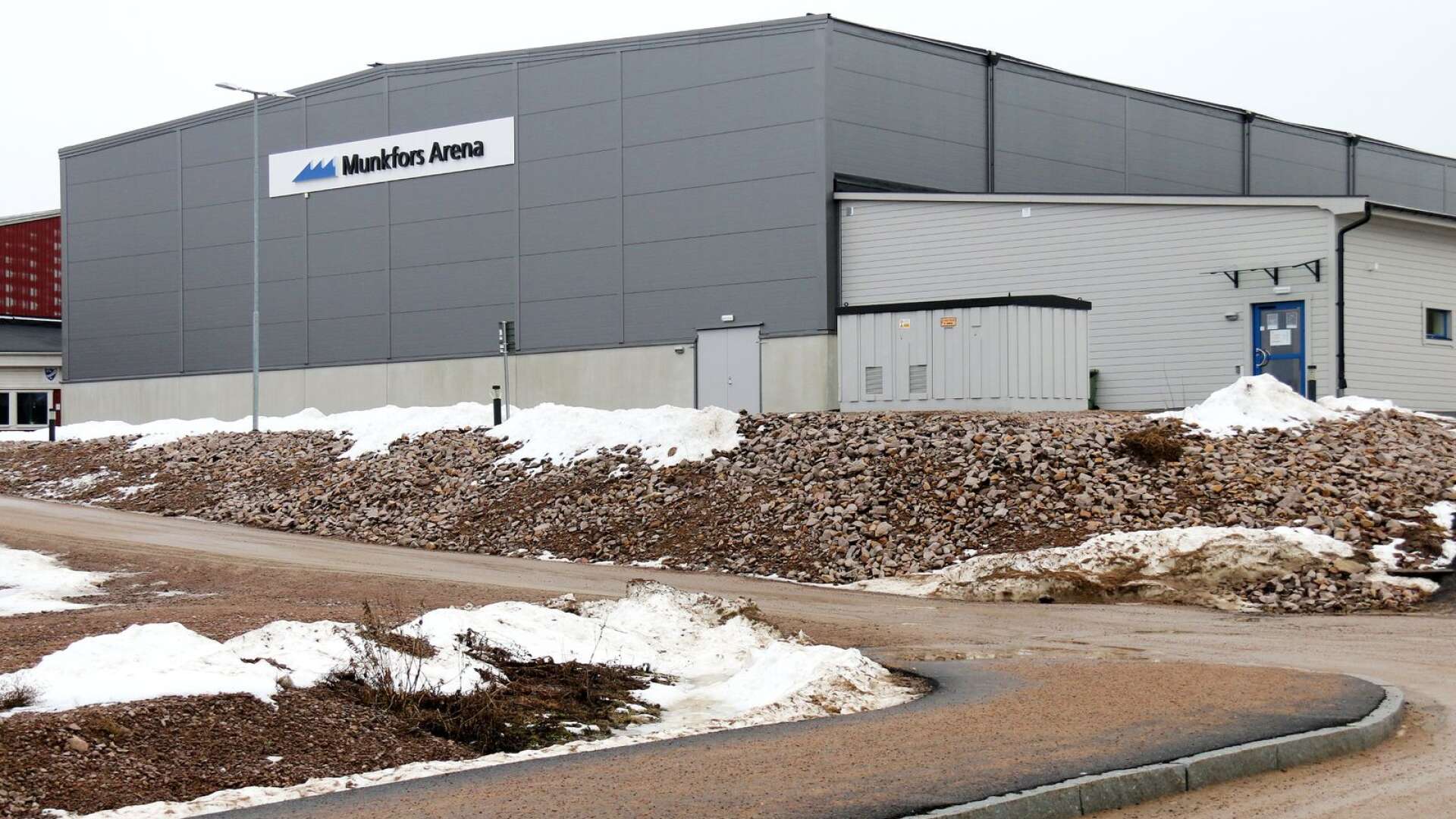 Ishallen på Munkfors arena ska få en välbehövlig renovering till ett värde om uppskattningsvis 9-10 miljoner kronor.