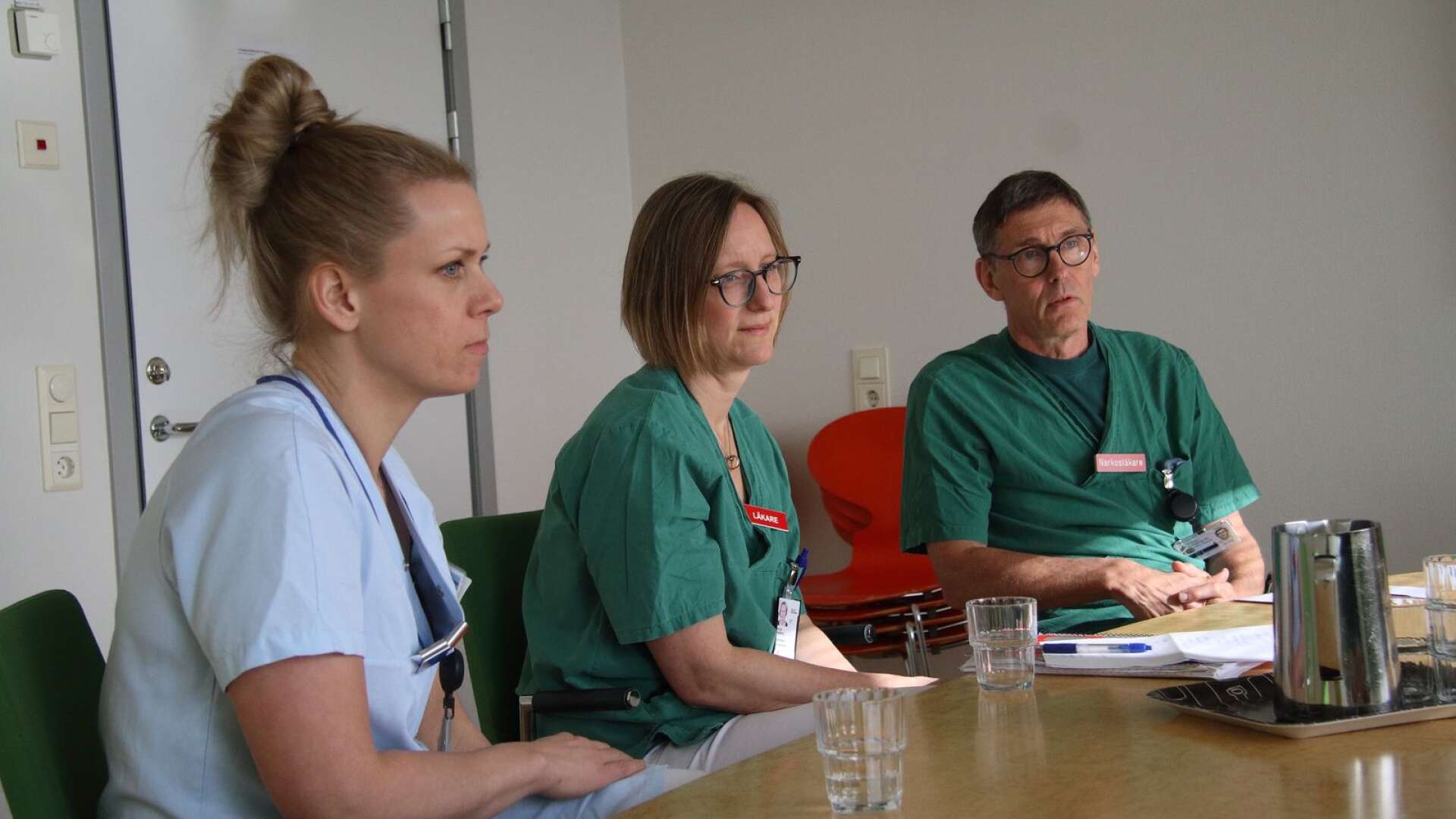 Narkosläkare Terje Blomstrand, Klinikchef Anna Hallberg och barnmorskan Frida Ström ingår i förlossningsteamet på Kvinnokliniken i Värnamo.