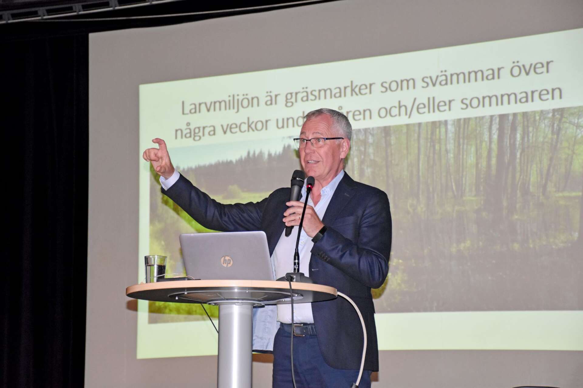 Jan O.Lundström vid informationsmöte i Kulturhuset i Deje för tre år sedan.
