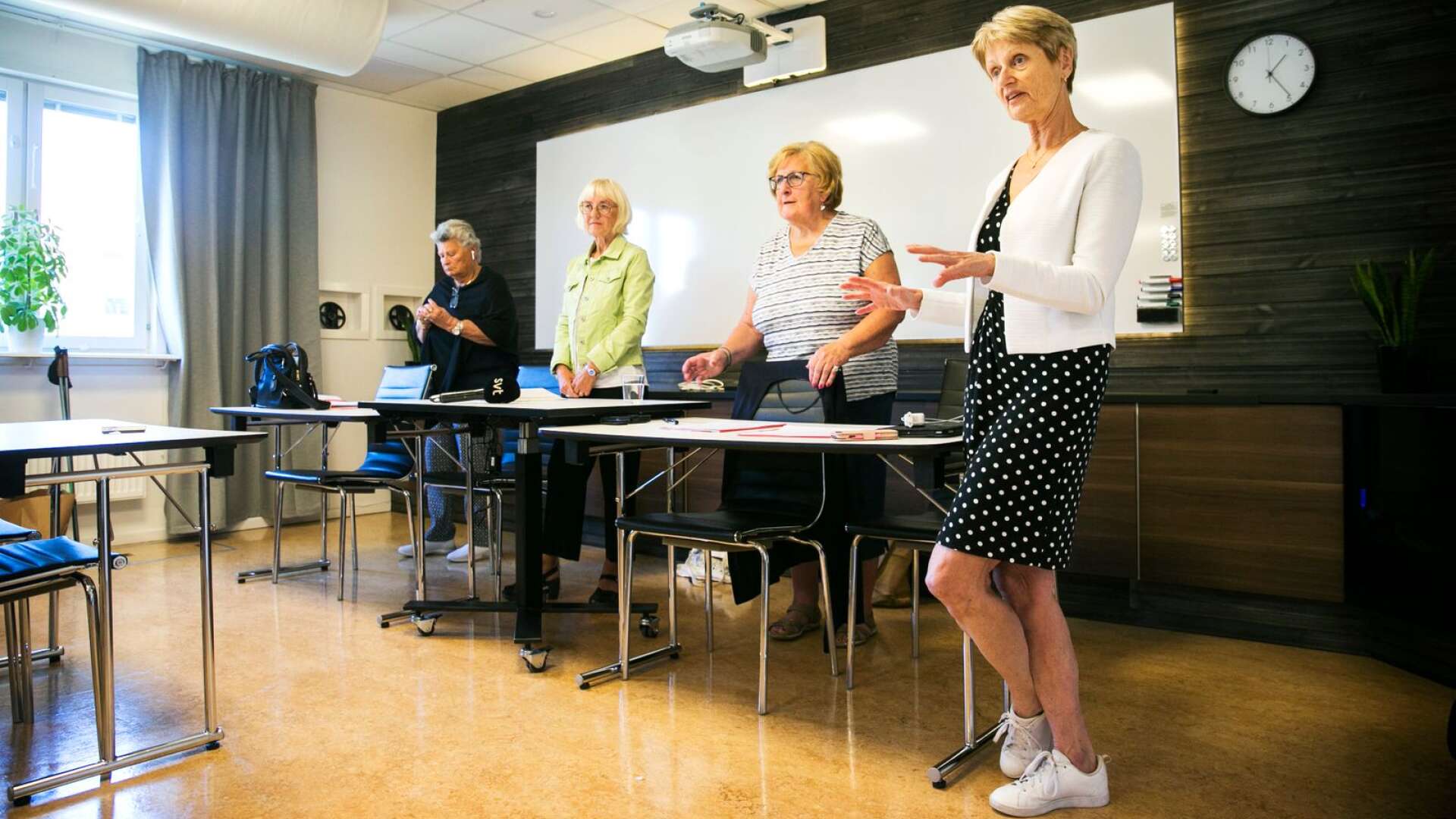 Margareta Ivarsson (C), Britt Bagge (M), Lillemor Larsson (V) och Solweig Gard (S) i samband med att den nya politiska majoriteten presenterades.