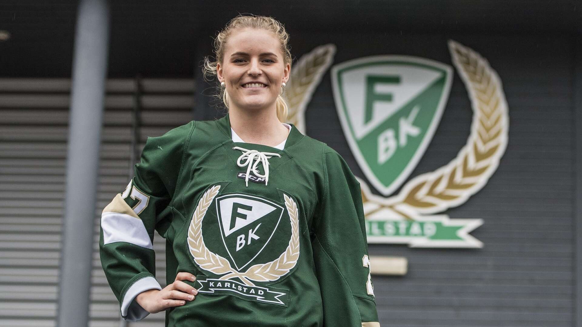 Julia Pettersson har bestämt sig för att göra ytterligare en säsong i FBK-tröjan. 