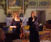 Vännerna Maria Andersson och Therese Olsson-Hugosson hade lagt ned ett enormt arbete med boken om Alf Olsson och den stora releasekonserten i Svanskogs kyrka.