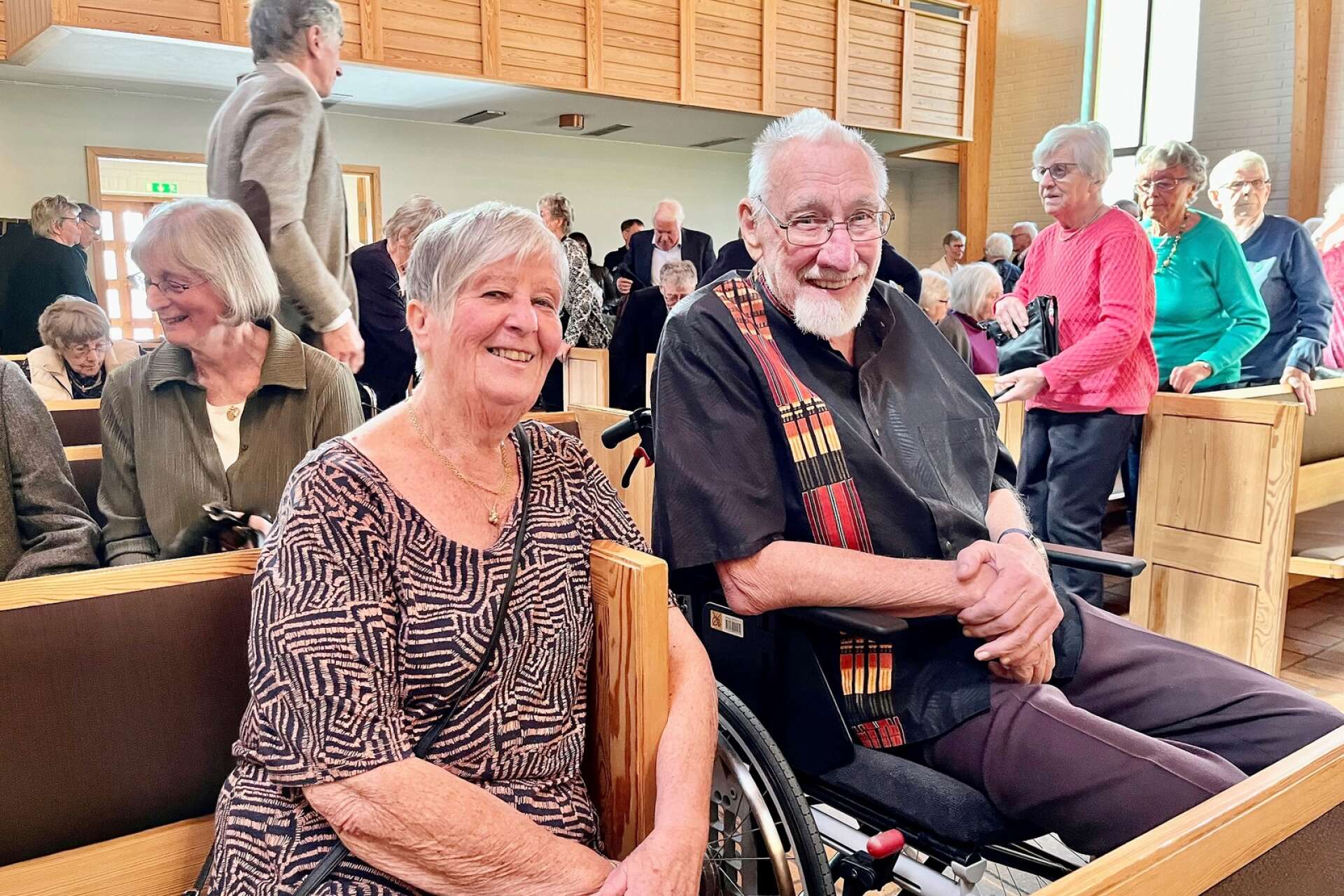 Mai och Holger Jonasson var det första par som gifte sig i den då nybyggda missionskyrkan i Åmål i augusti 1965. Då var kyrksalen inte färdigbyggd så bröllopet fick vara i festsalen. Nära 58 år senare deltog paret i festkvällen som anordnades i samma kyrka.