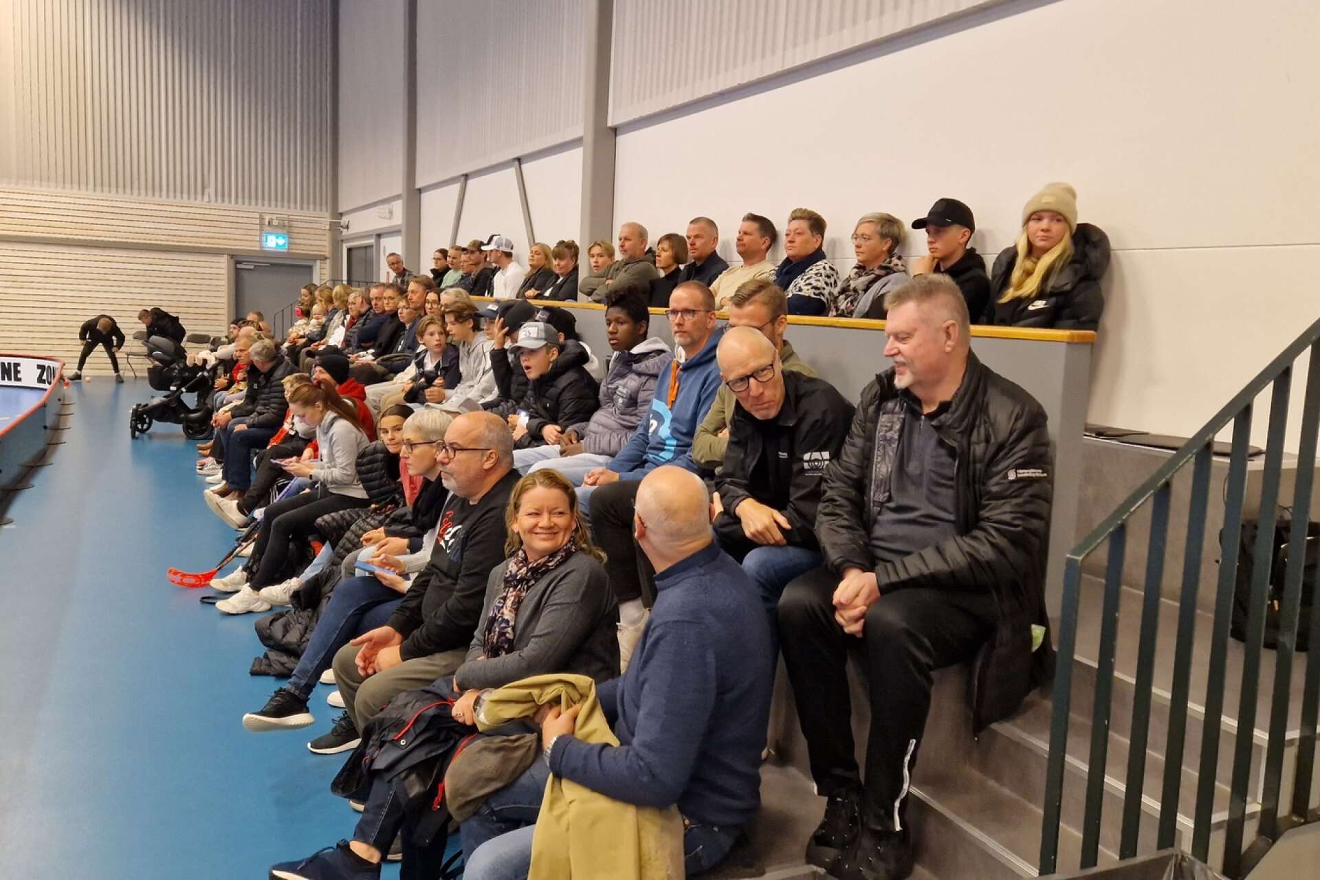 Det var 237 åskådare som såg mötet i Vilanhallen i Skara.