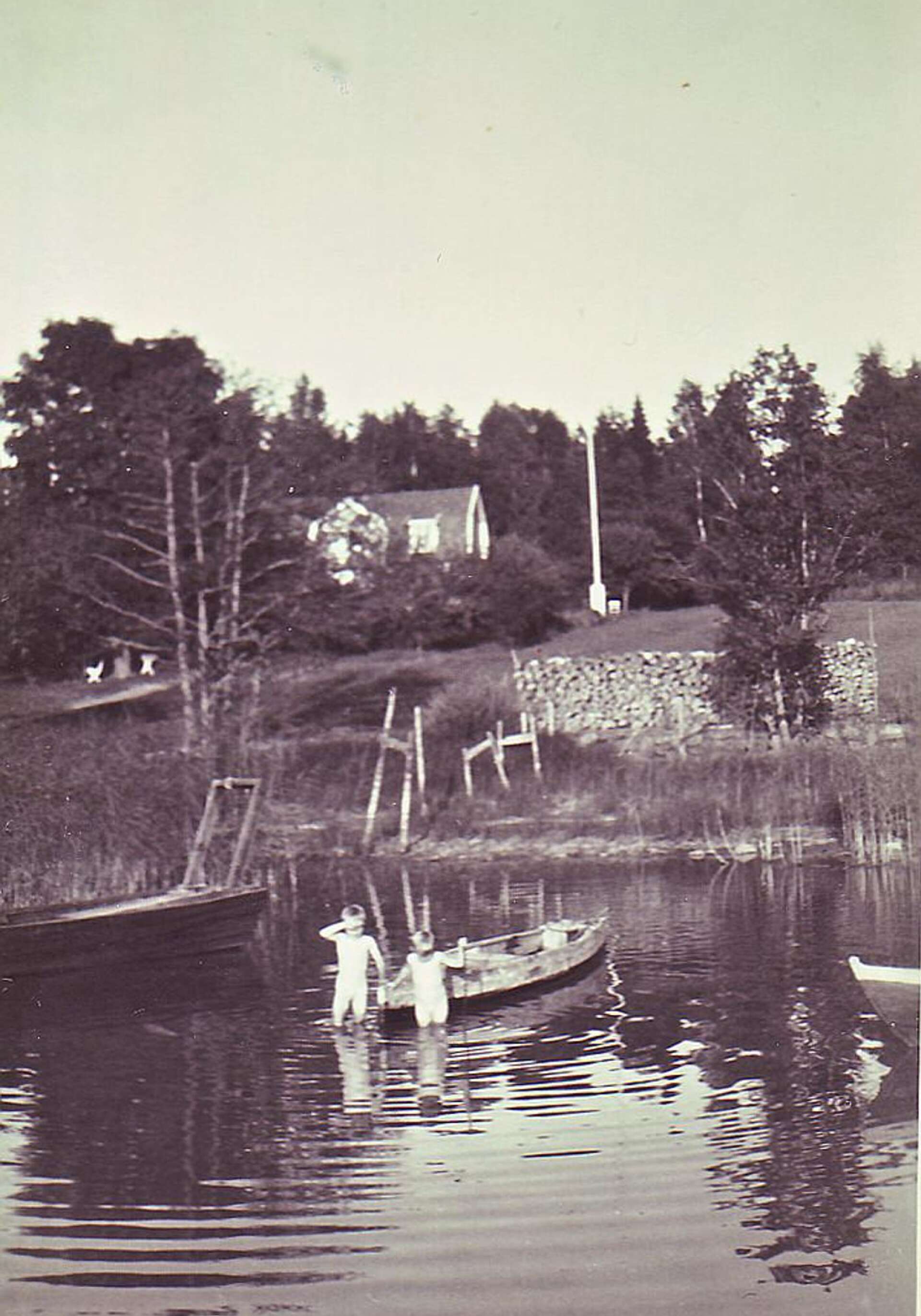 Förr gick vattenspegeln ända fram till vägen mellan Snapen och Mariestad.