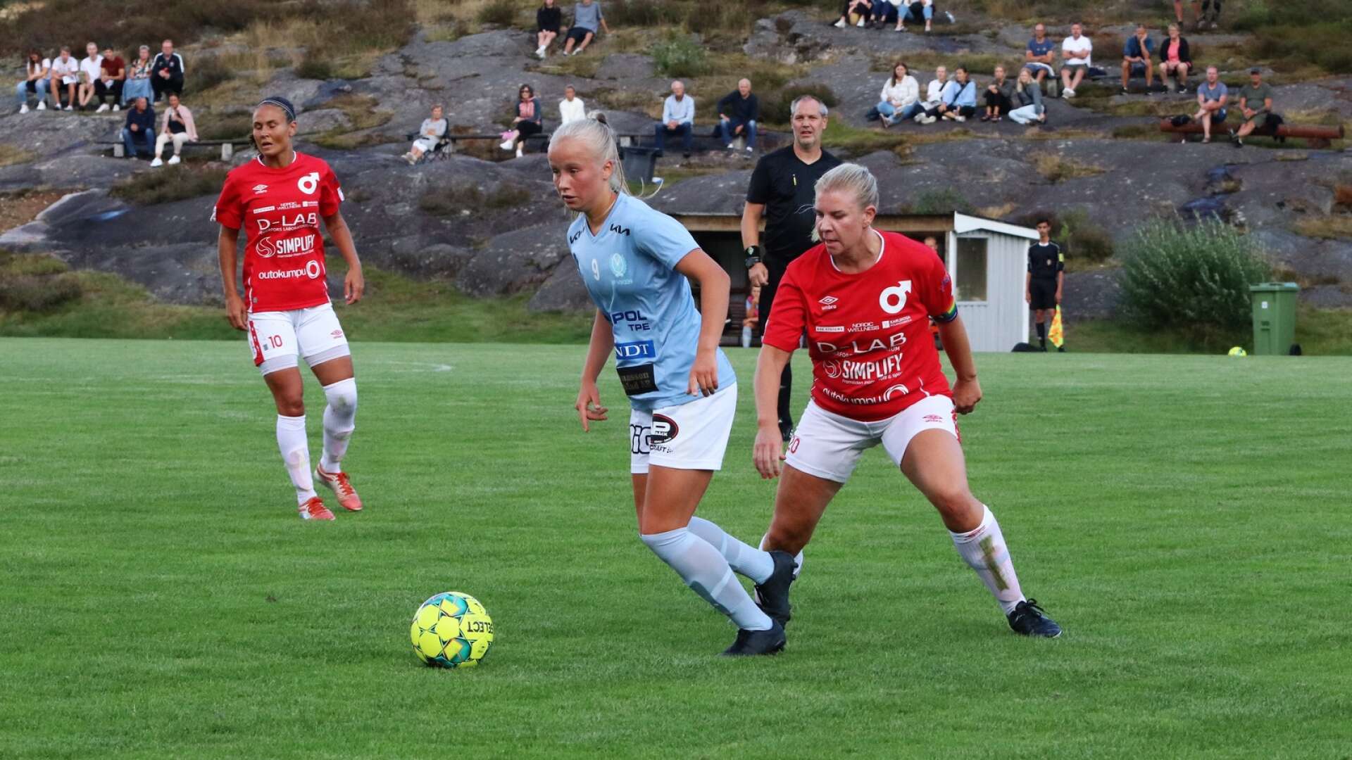 Ida Kjellman blev tvåmålsskytt när Viken fick med sig en poäng mot BK Häcken. 