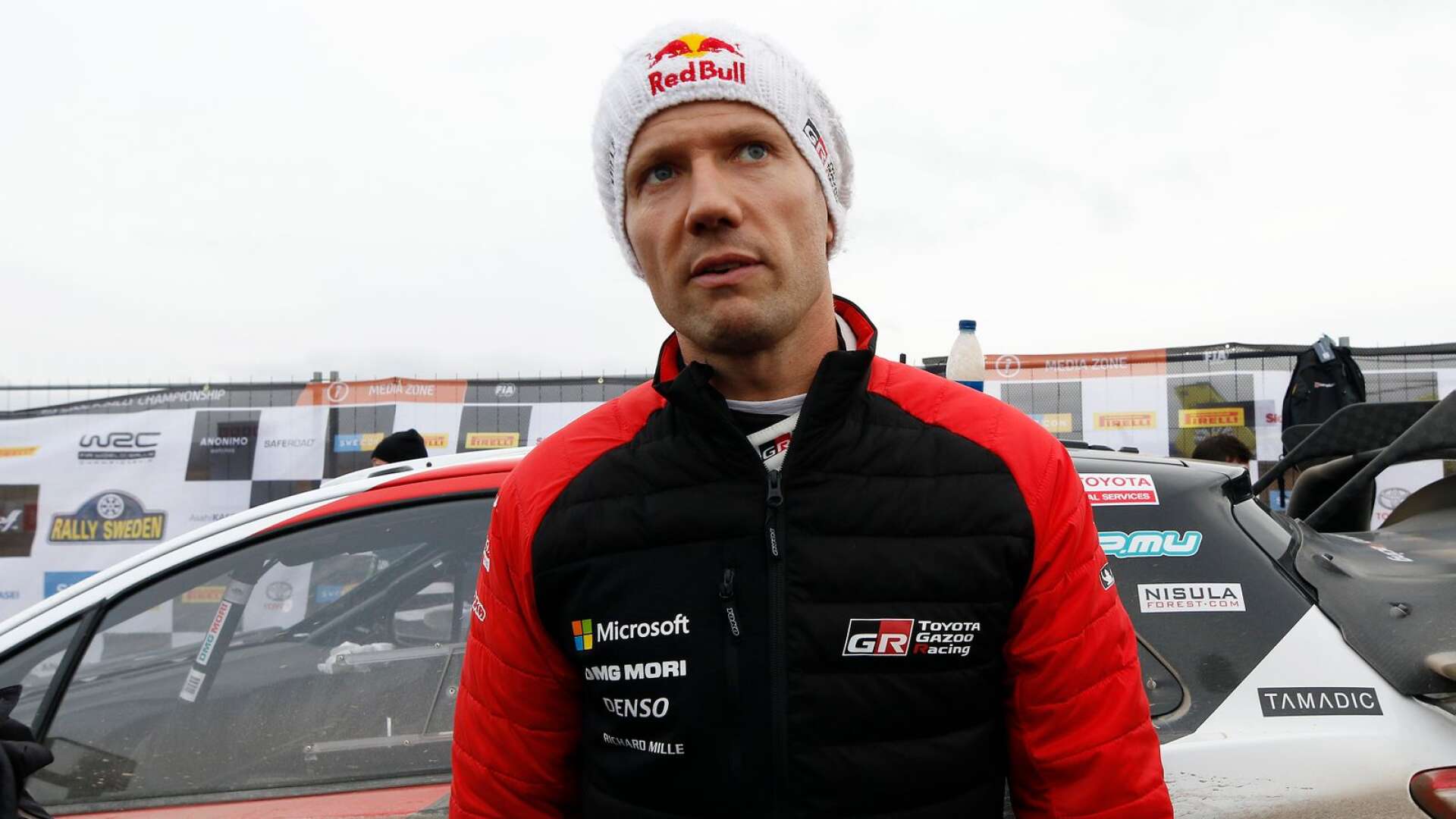 Fransmannen kraschade i test inför Monte Carlo-rallyt och fick föras till sjukhus.