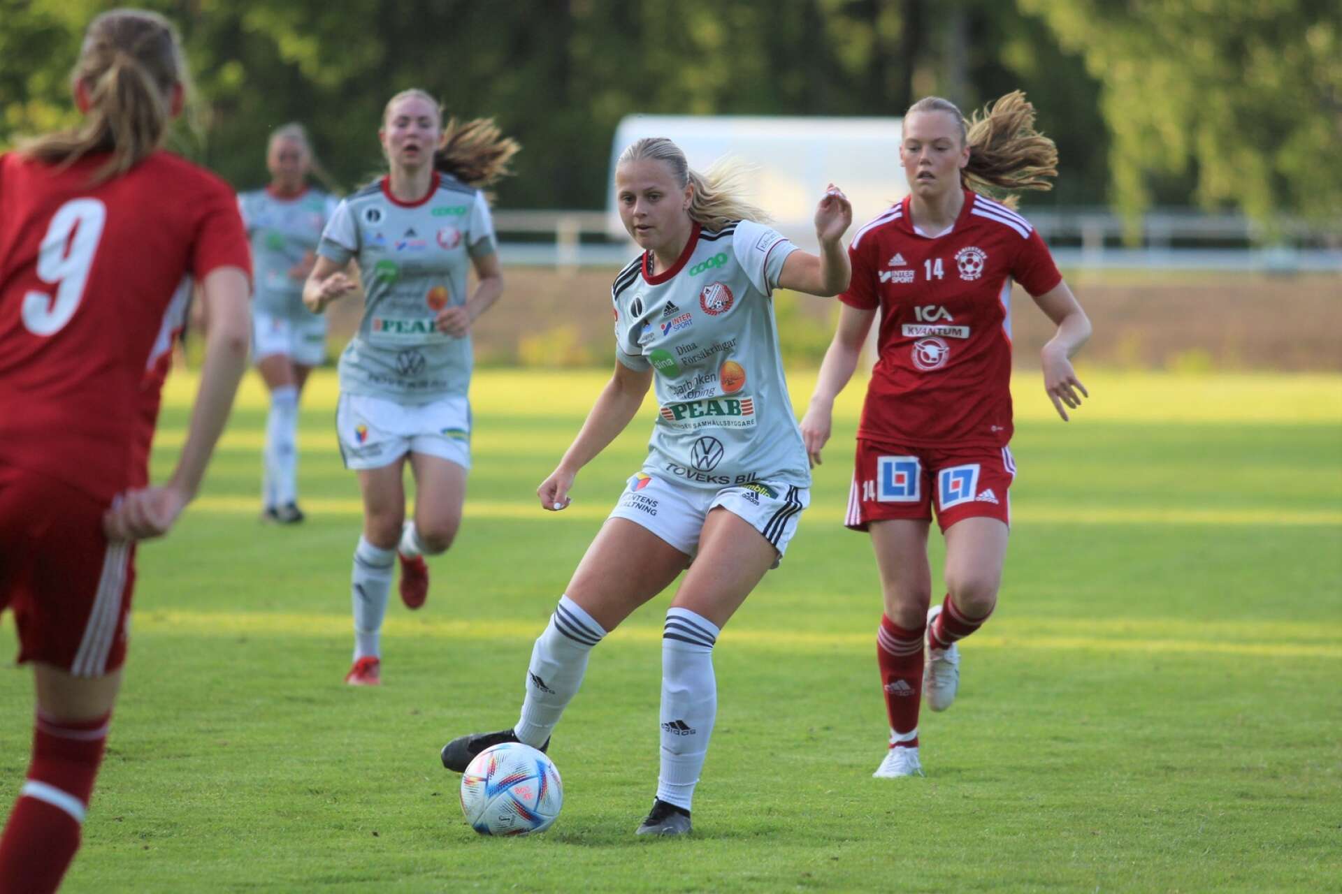 LFK styrde och ställde i 90 minuter. På söndag möter Lidköpingslaget Umeå IK på bortaplan, medans Bois möter Ulvåkers IF på hemmaplan.