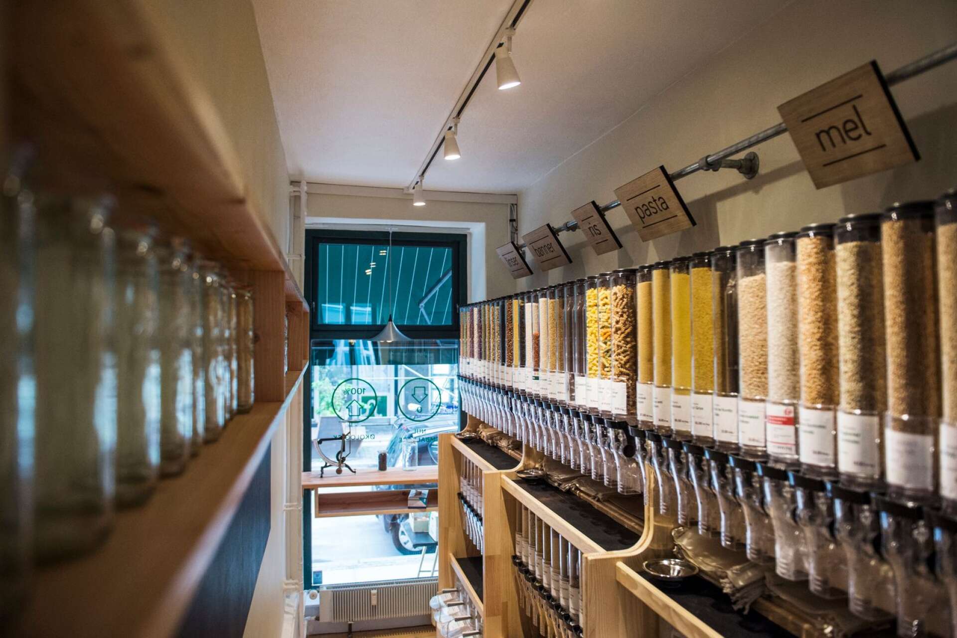 ”Förpackningsfria butiker är ett fenomen som ökar i storstäder”, säger Helén Williams. Här en bild från Skandinaviens första butik av det slaget, som öppnade i Köpenhamn hösten 2016.