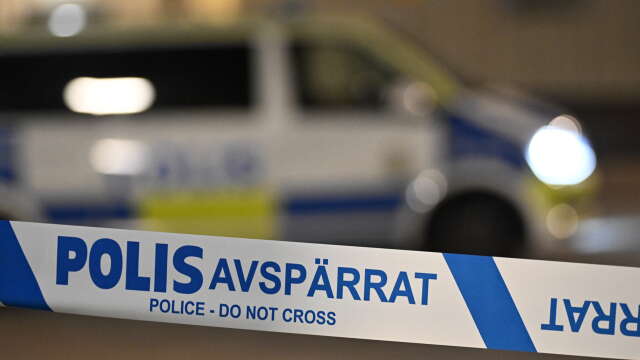En man sköts till döds i Södertälje på söndagskvällen. Tre personer har gripits misstänkta för mord. Arkivbild.