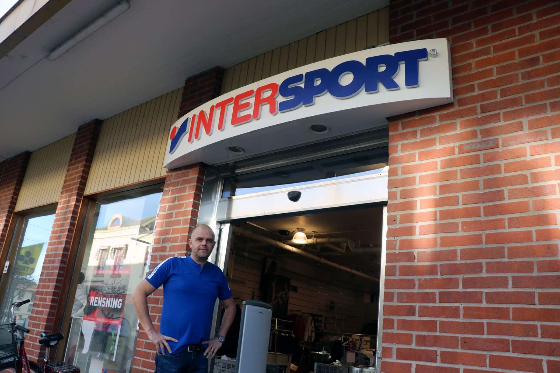 Patrik Linddahl, franchiseansvarig inom Intersport, försäkrade i februari att butiken i Åmål skulle räddas. Men så blev det inte.