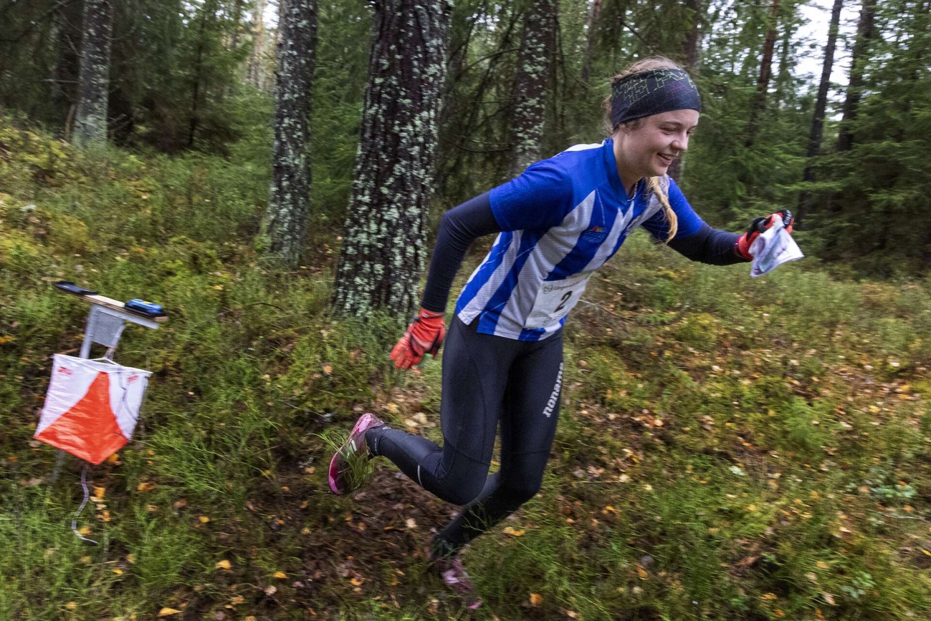 D21-segraren Erika Källvik Leufvén, numera tävlandes för IFK Göteborg, såg oförskämt pigg ut på den över 15 kilometer långa banan.