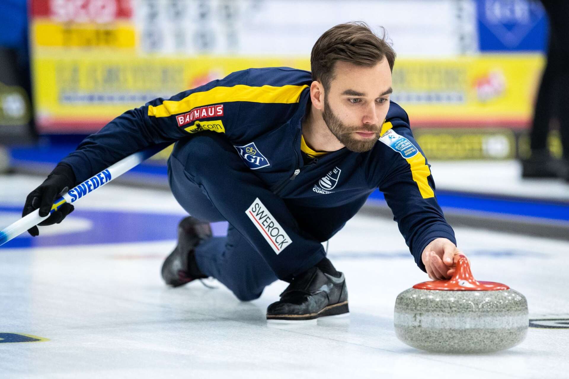 Oskar Eriksson skippade lag Edin till seger på hemmaplan i Sun city curling cup.