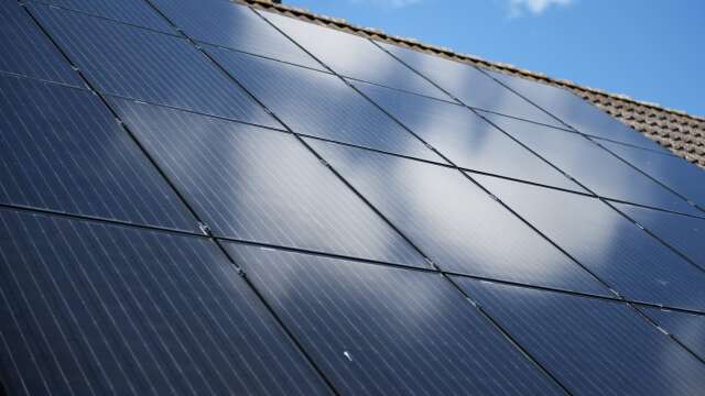 Bland annat fick Vara Hästsportklubb avslag på ansökan om stöd för att installera solceller.