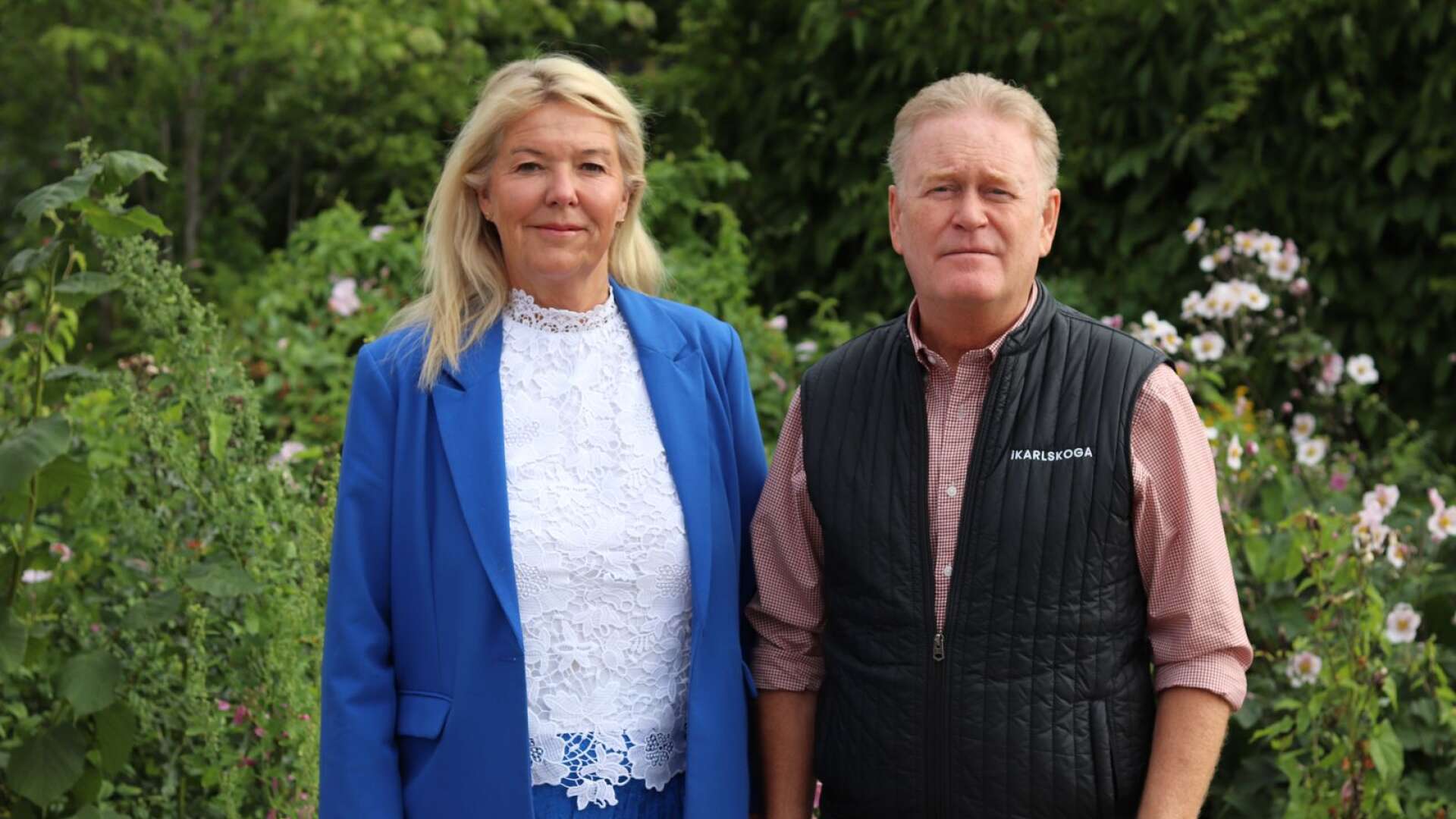 Anna Ragén (M) och Tony Ring (M) lyfter fram klagomål mot regionens behandling av Karlskogas ambulansverksamhet.