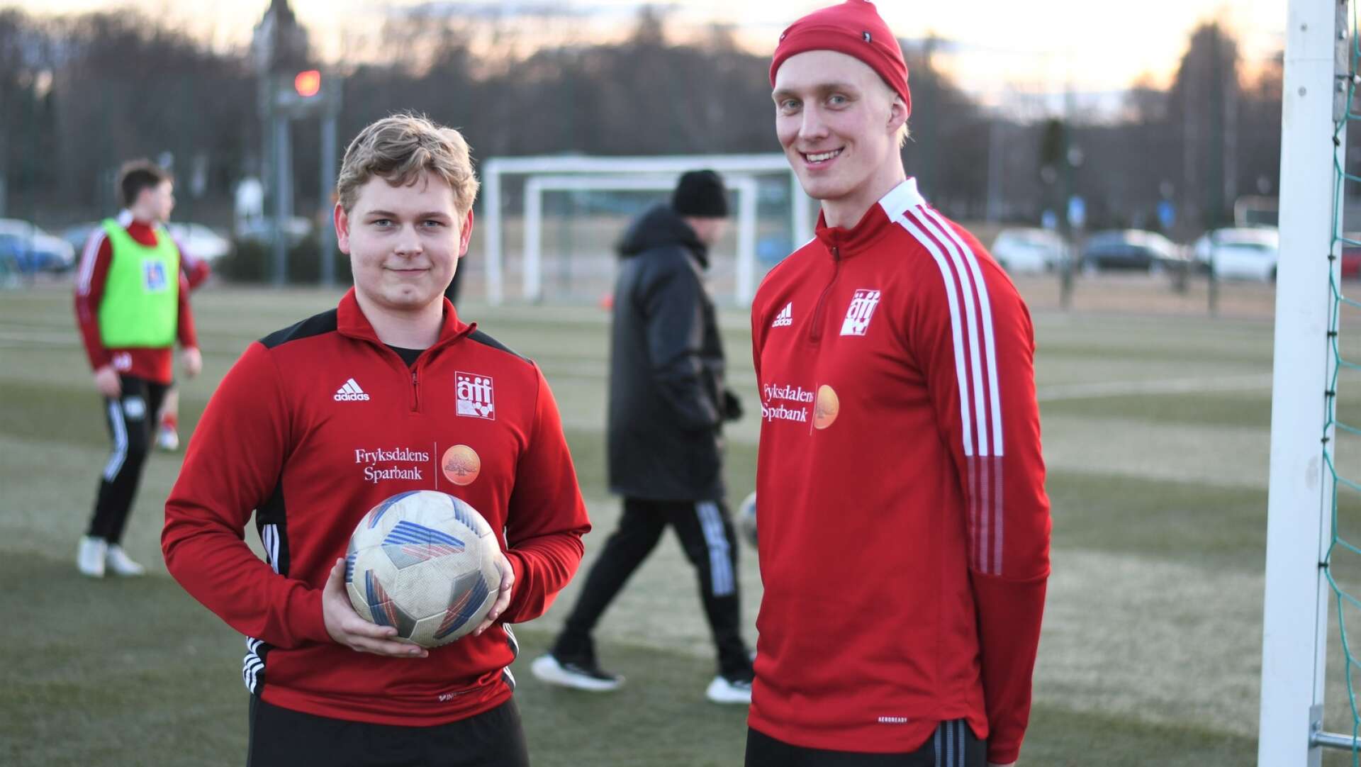 Olof Larsson och Erik Lind hoppas att ÄFF ska ta sig tillbaka till division 4.