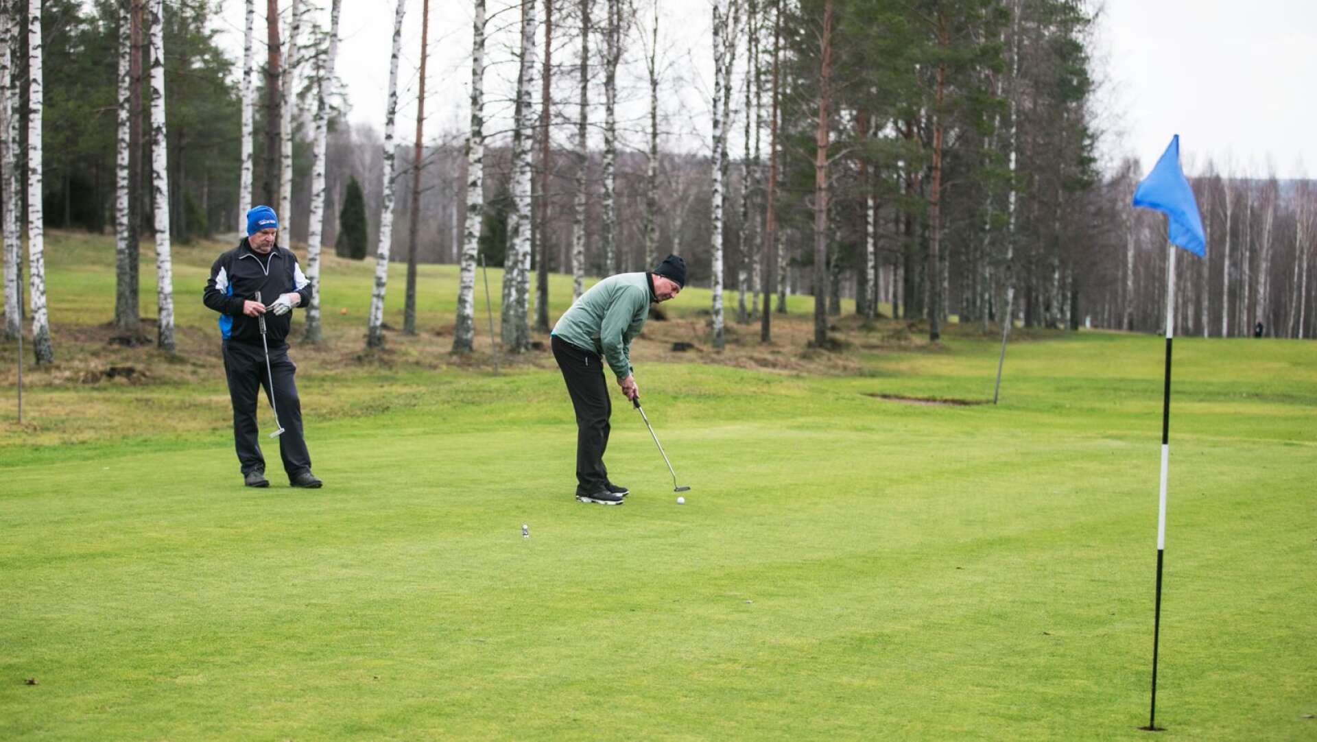Sten Darle och Rolf &quot;Sluggo&quot; Gustafsson har redan hunnit gå flera rundor på Kils golfbana i år. 