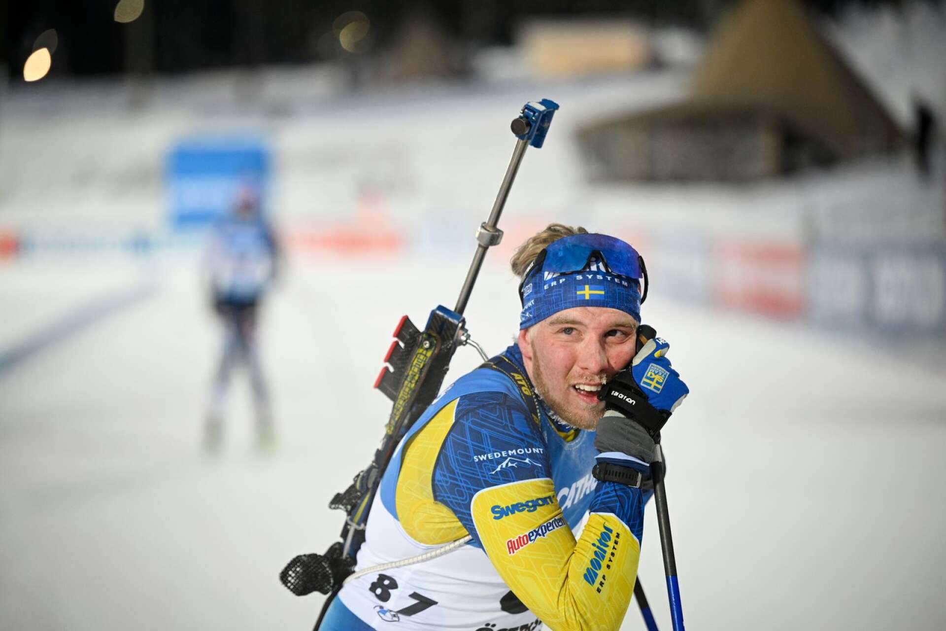 Trött och nöjd. Viktor Brandt precis efter målgången i torsdagens distanslopp i världscupen i Östersund.