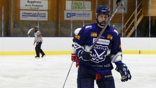 Säffle HC:s J18-lag mötte Sunne IK och förlorade med hela 2–15. Här Leo Lövenhamn som gjorde sitt tionde mål för säsongen.