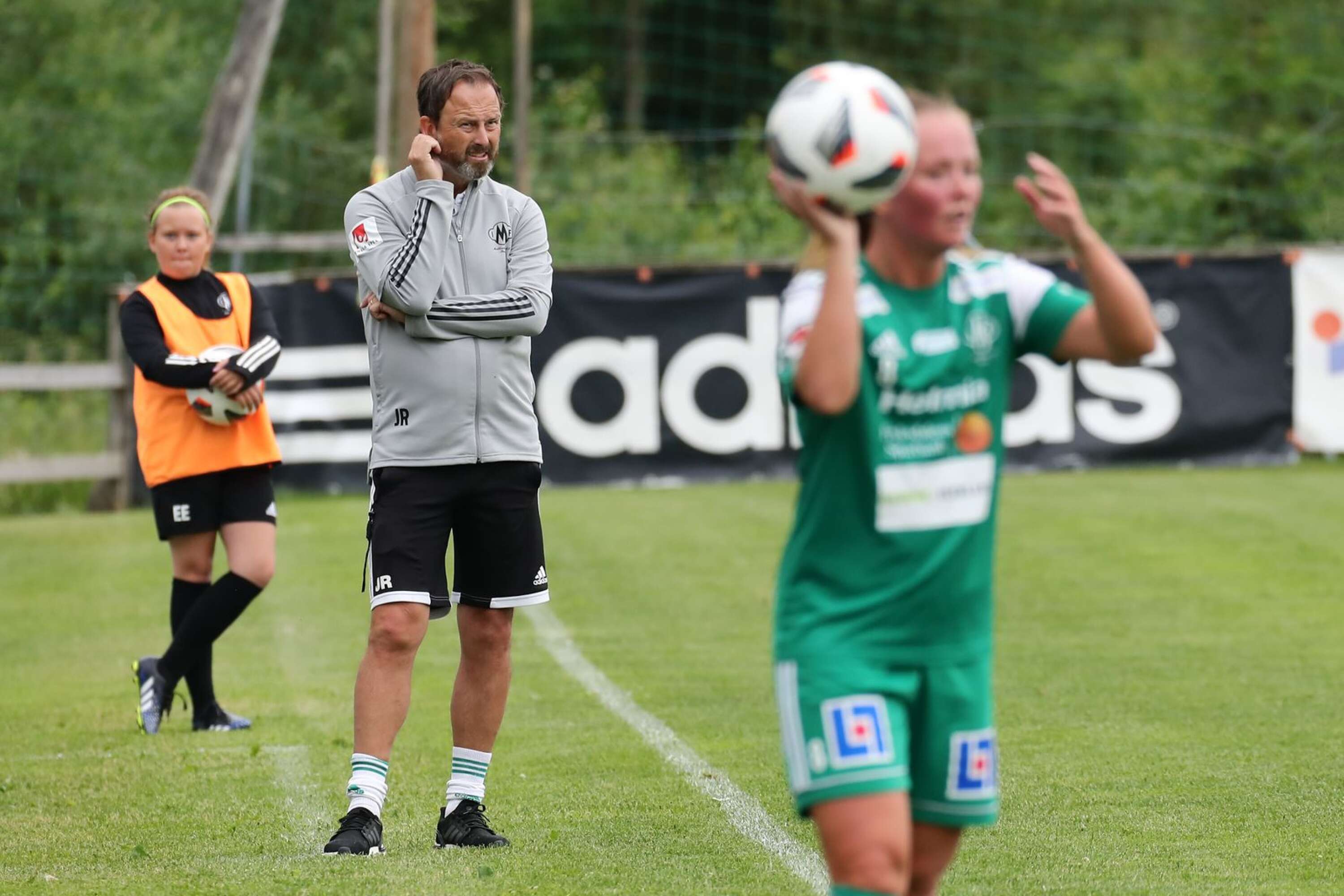 MIF-coachen Jonas Rehnberg får se till att laget laddar om till nästa match mot Älvsjö på torsdag.