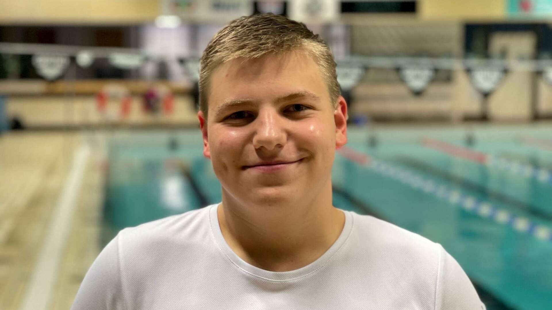 Hugo Koivumäki från Dals Långed simmar sitt första SM.