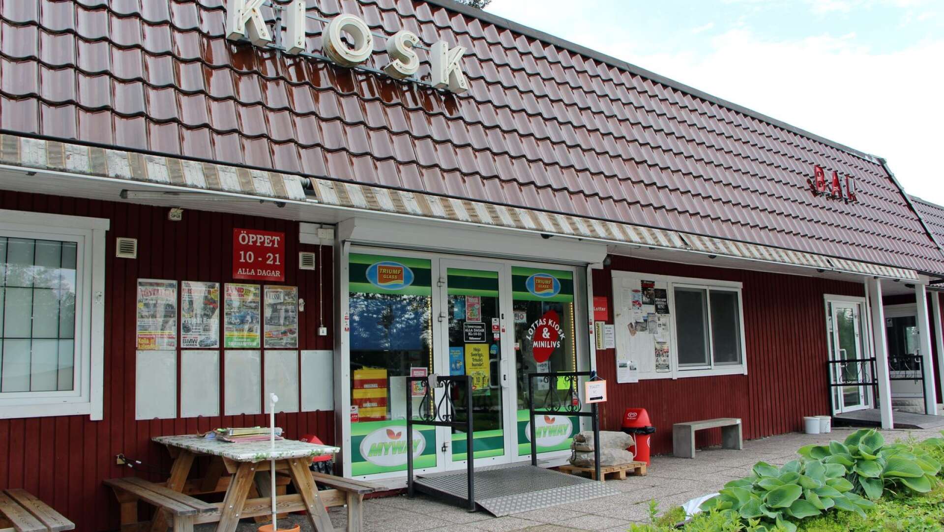 Rånet vid Lottas Kiosk &amp; Minilivs i Lugnås skedde den 13 juni strax innan klockan 21.