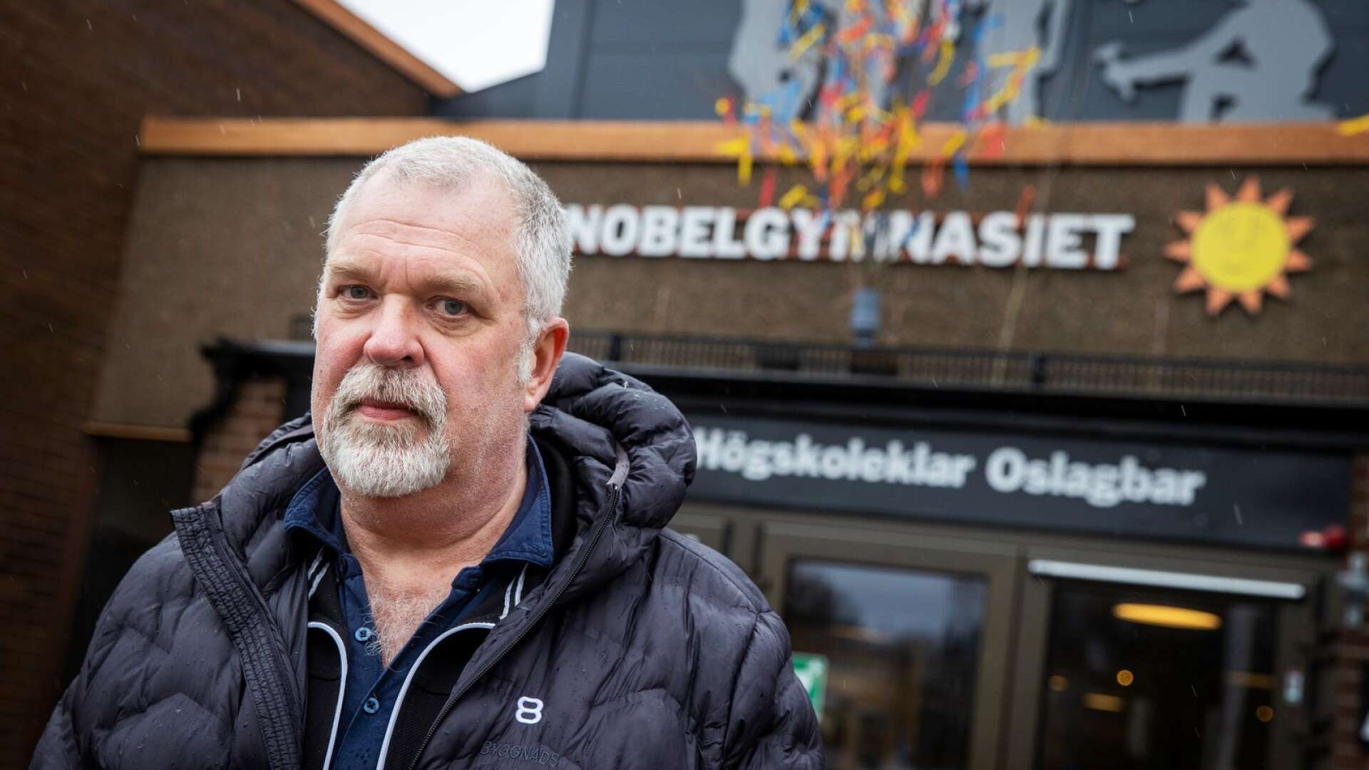 Kenneth Svärd, ordförande Byggnadsförbundet Värmland-Örebro, blir arg och upprörd när han hör hur tjejer behandlas på byggutbildningar. 