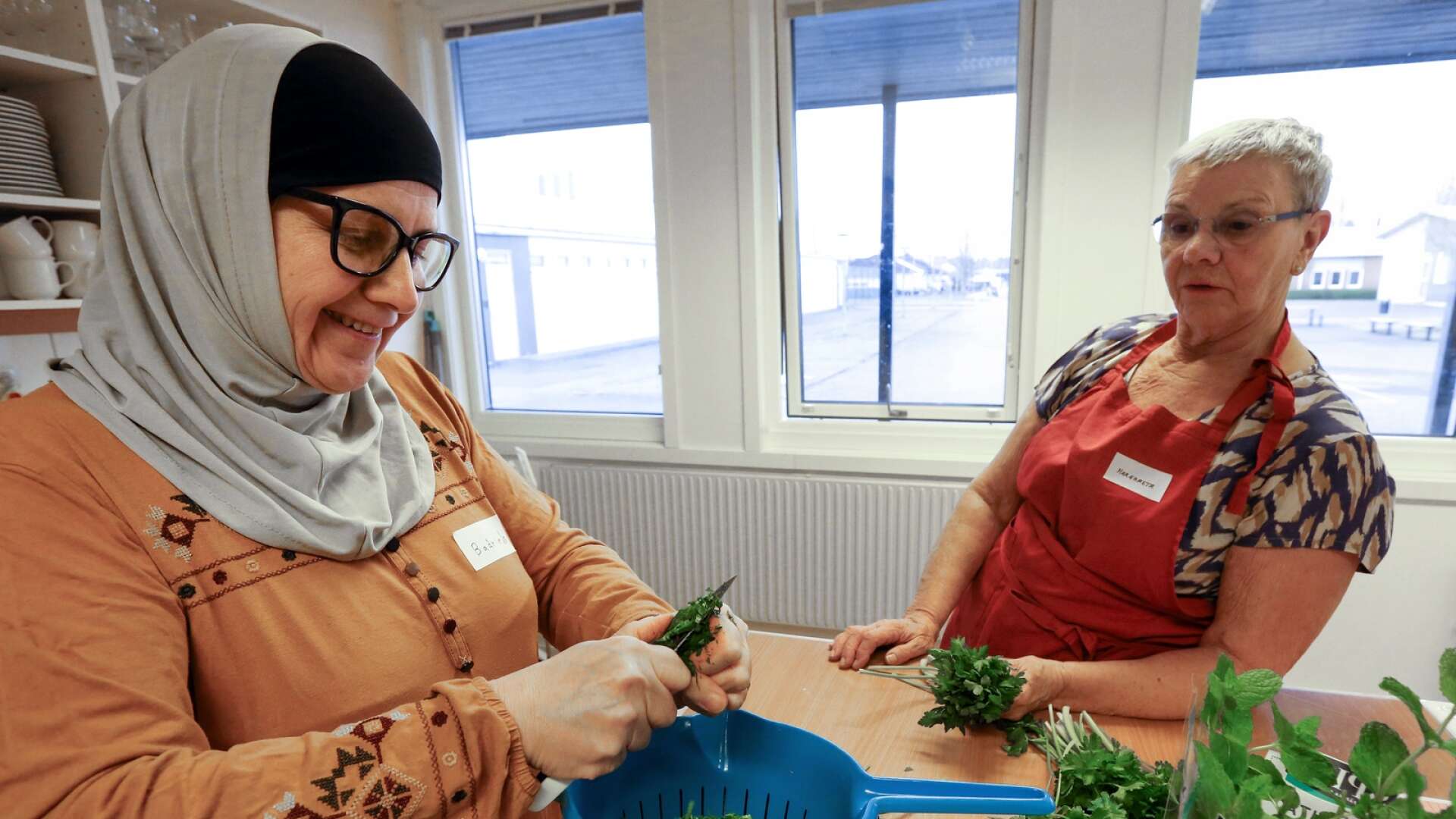 Matiga möten. Så heter projektet där nya svenskar och etablerade svenskar samlas för att laga mat tillsammans. Det är en förlängning av konceptet med kompismatchingar och här syns Sajeda och Margareta, som tidigare blivit matchade.