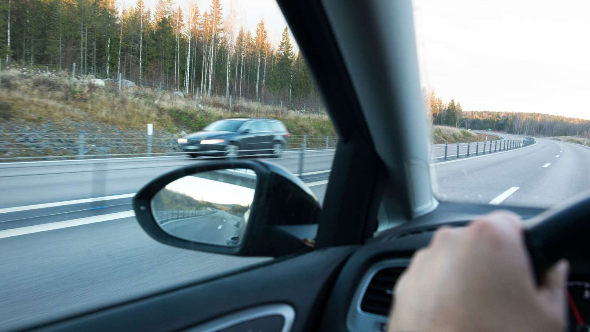 Det är väsentligt fler som tror att bilresande och biltransporter kommer att öka i framtiden än som tror de kommer att minska, skriver Anders Ydstedt.
