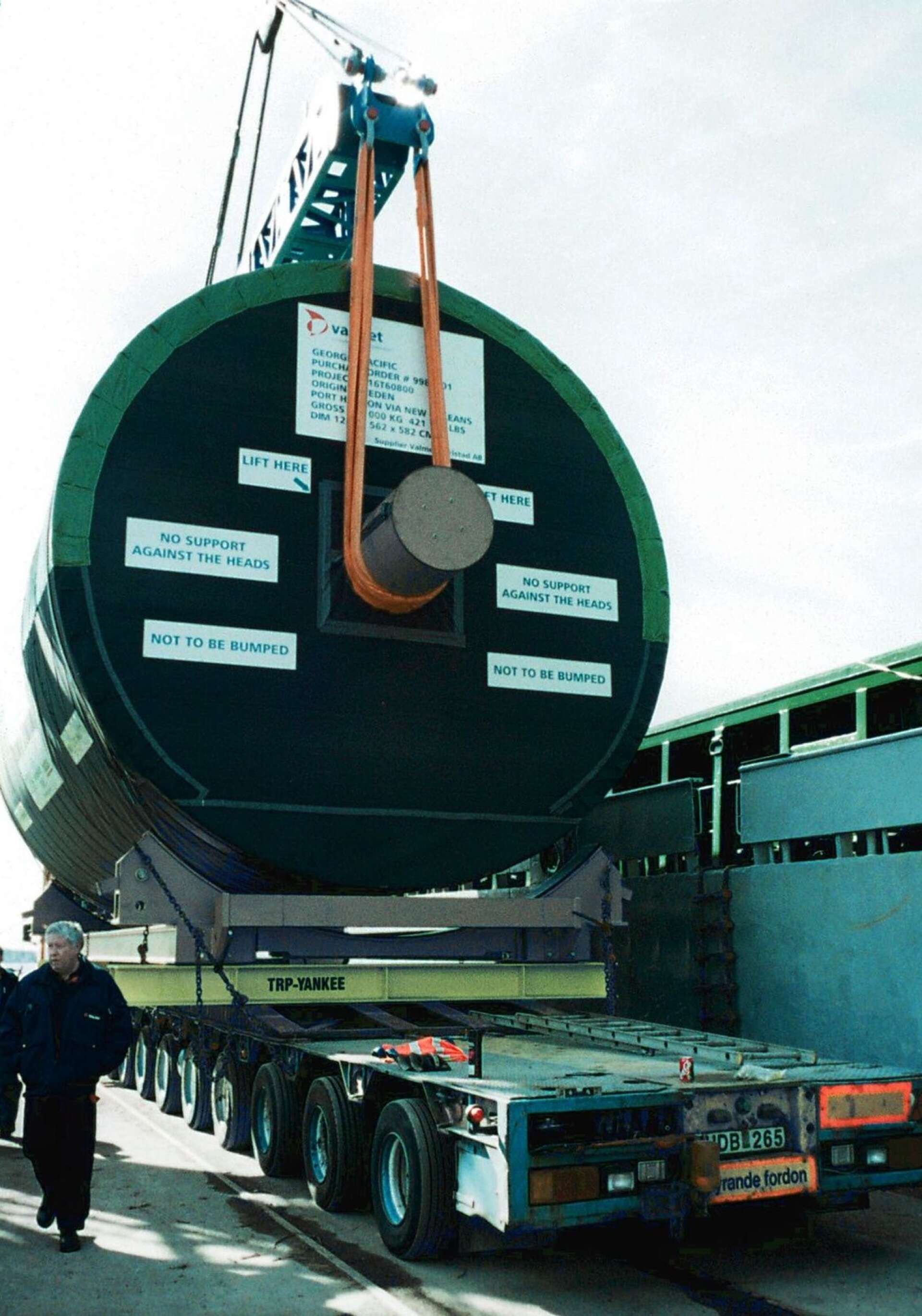 Valmets yankeecylindrar är så stora och tunga att de bara kan transporteras på fartyg. 