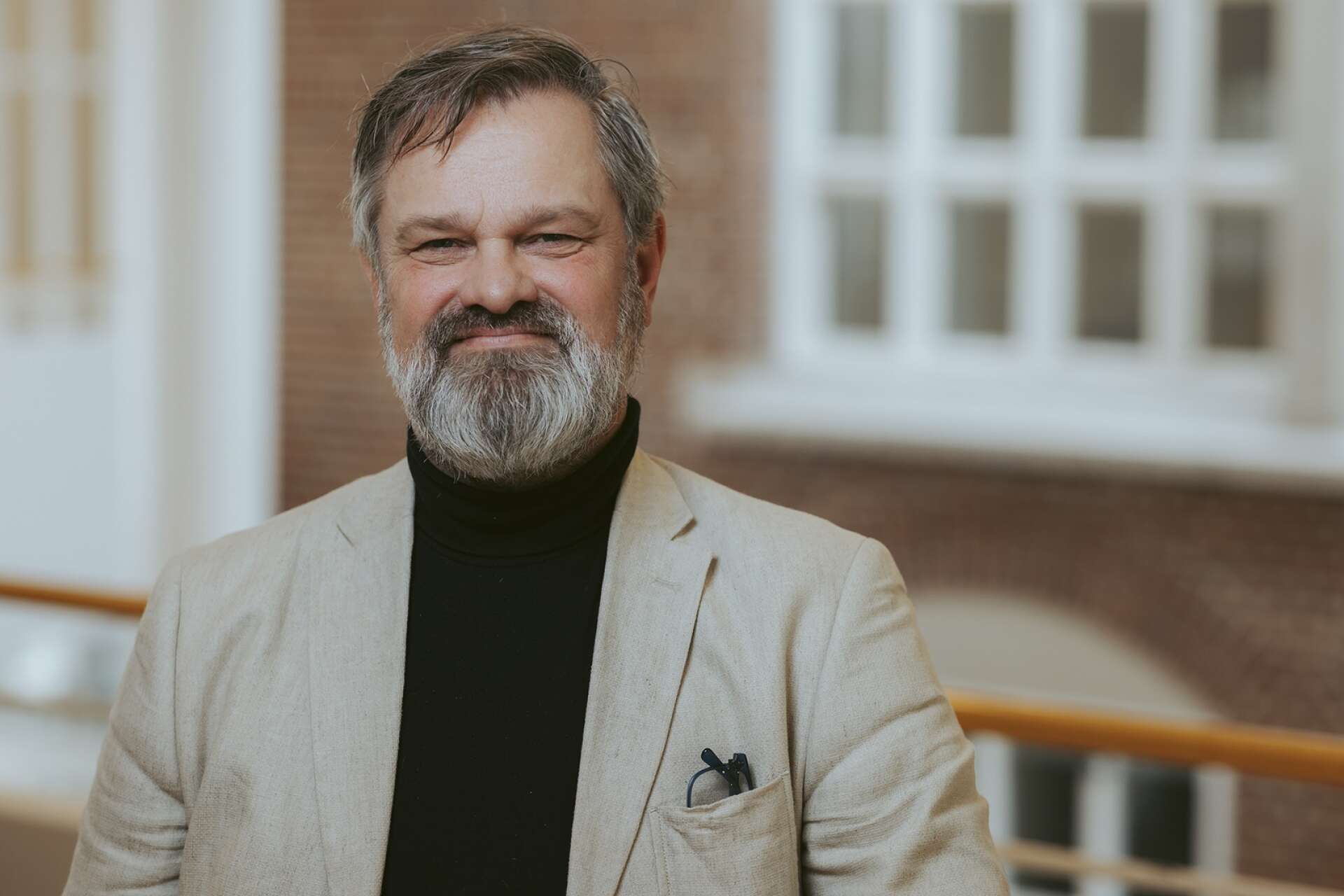 Roger O Nilsson, tillträdande områdeschef psykiatri i Region Värmland fick i somras gå som hälso- och sjukvårdsdirektör i Region Kronoberg. 