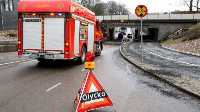 Det är inte första gången en lastbil har kilat fast vid Pentaporten i Skövde. OBS: Arkivbild.