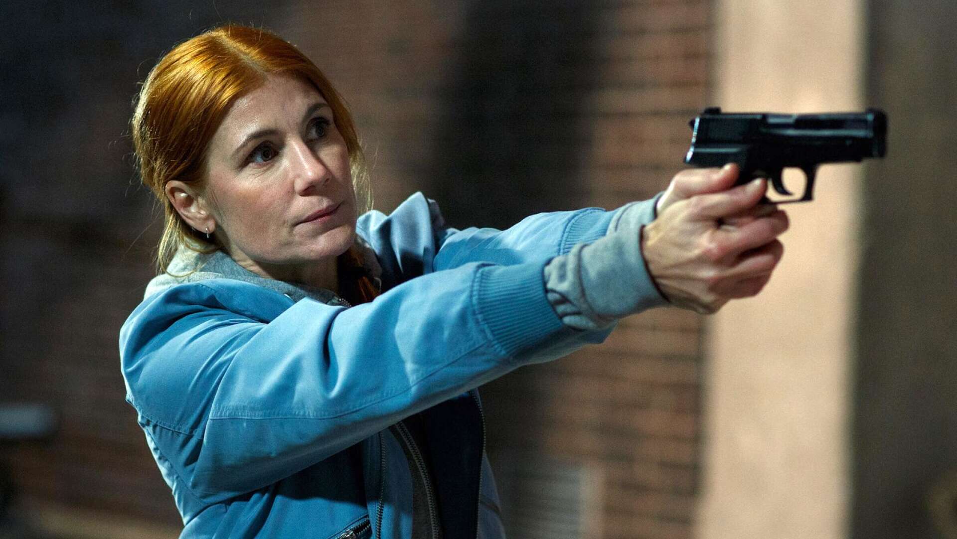 Sandra Andreis som polisen Mia i ”Morden i Sandham”. 