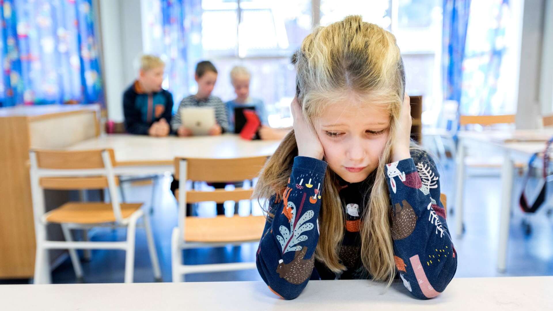 För att åtgärda ljudmiljön är det också hög tid att införa obligatoriska akustikkontroller i Värmlands skolor, skriver Ida Cederlund, Douglas MacCutcheon och Jiang Millington. 