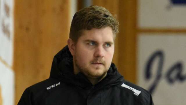 AHC-tränaren Linus Strömvall ser det som långsökt att kunna genomföra säsongen.