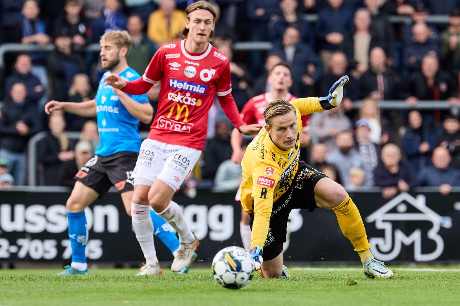 Sondre Rossbach spelade en huvudroll när Degerfors IF fick med sig en poäng från Halmstad.