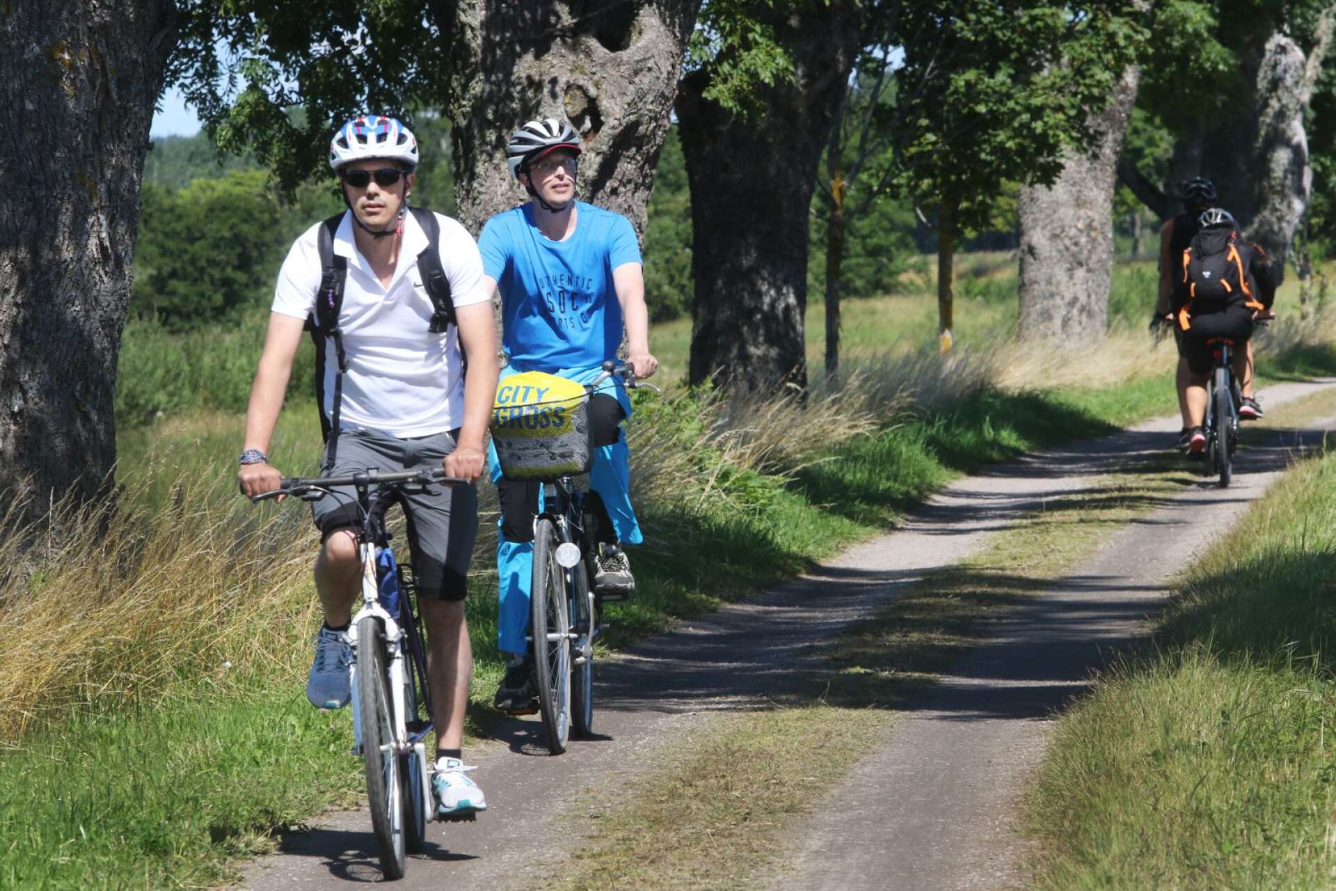 Den nationella cykelleden längs Göta kanal invigs den 10 juni.