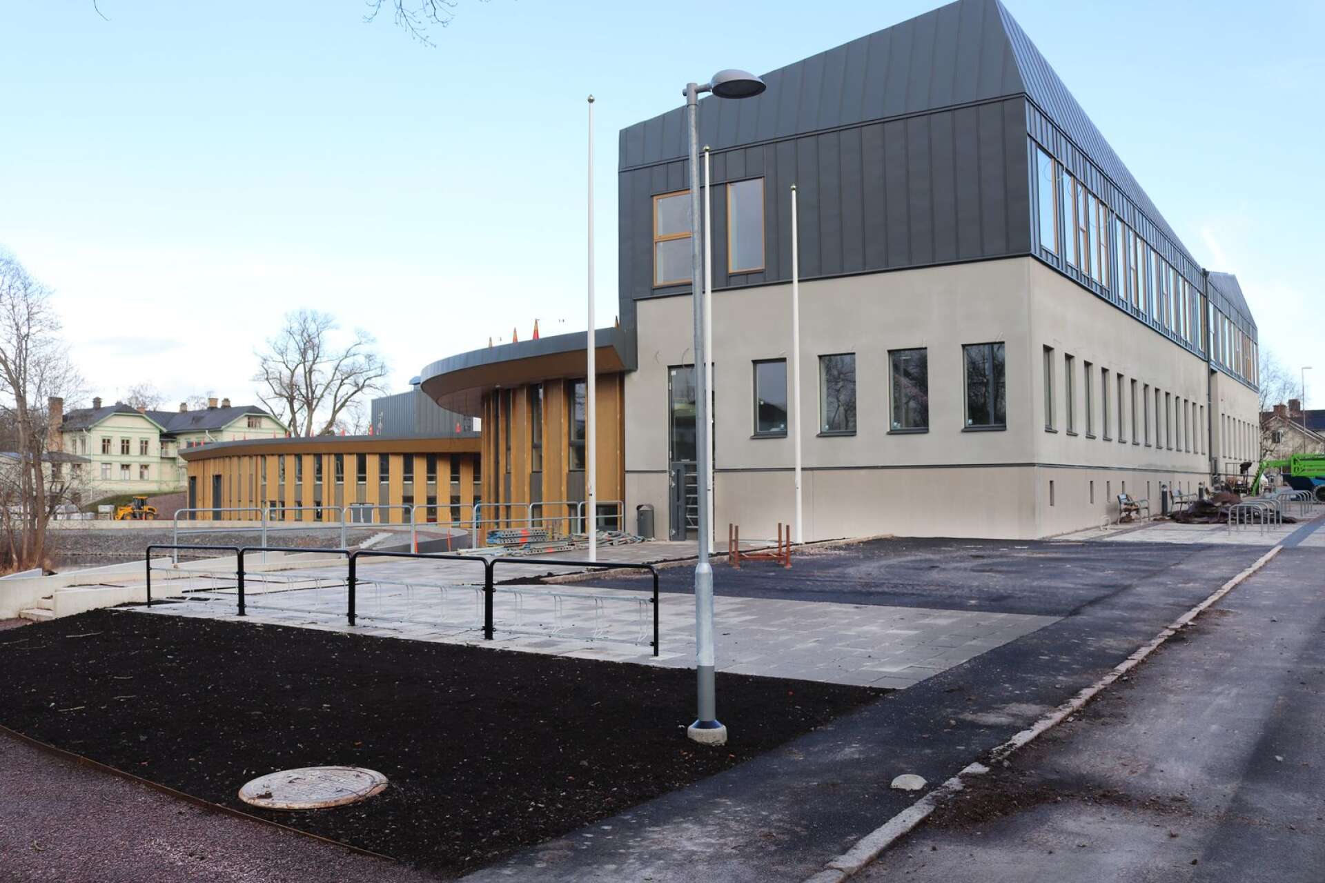 Bygget har Kristinehamns teknik- och innovationscenter, KTIC, har lett till en infekterad tvist mellan Kristinehamns kommun och entreprenören, Noctor bygg.