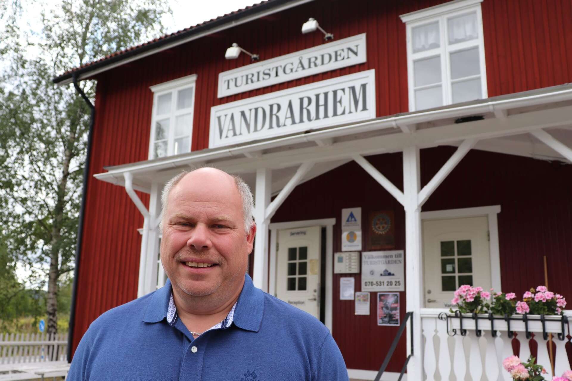 Jörgen Stomberg som driver Turistgården i Töcksfors har redan märkt av att bokningarna har ökat.