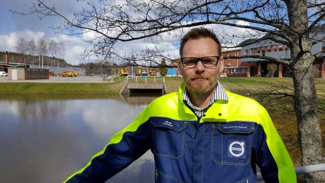 Mikael Liljestrand, platschef på CE Volvo kommenterar tisdagens varsel.