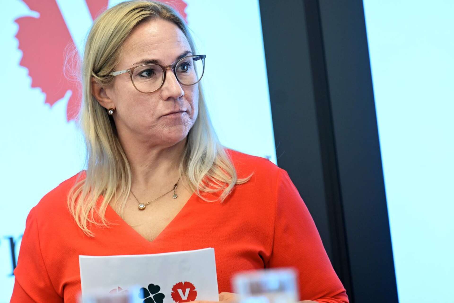  Fråga Åsa Johansson (S) om var förslagen är, uppmanar debattörerna. 